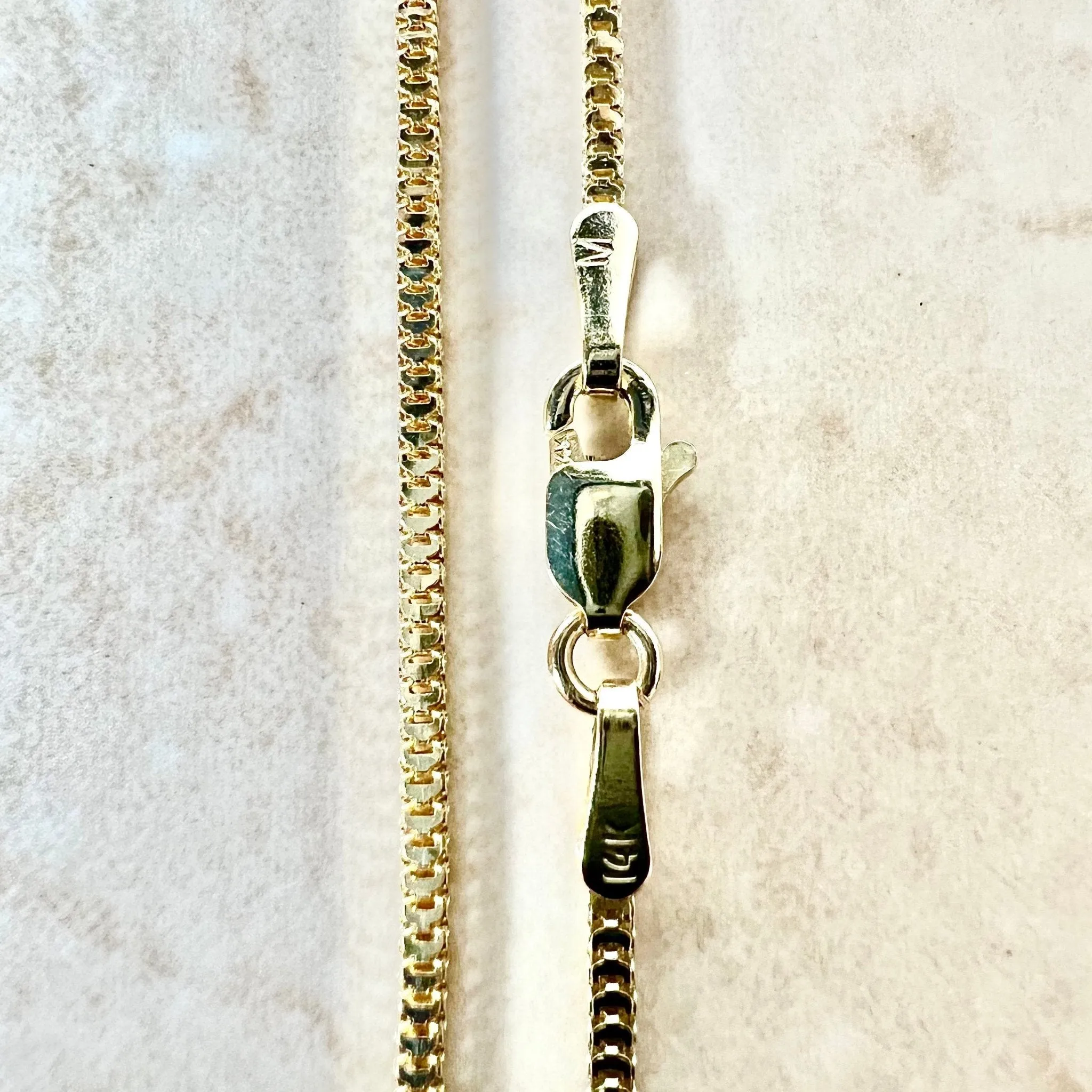 14 Karat Yellow Gold 19 Inches Box Chain Necklace