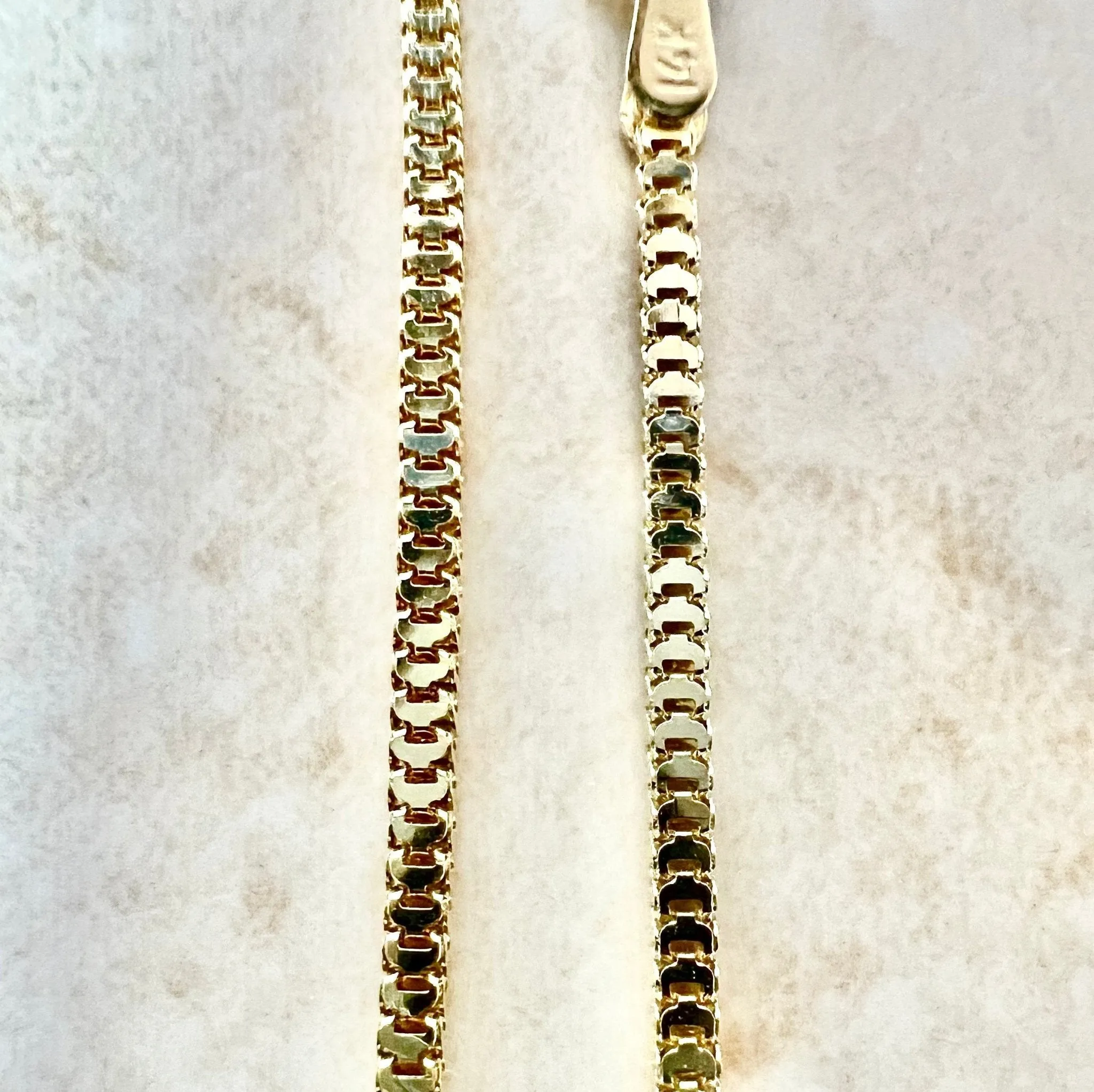 14 Karat Yellow Gold 19 Inches Box Chain Necklace