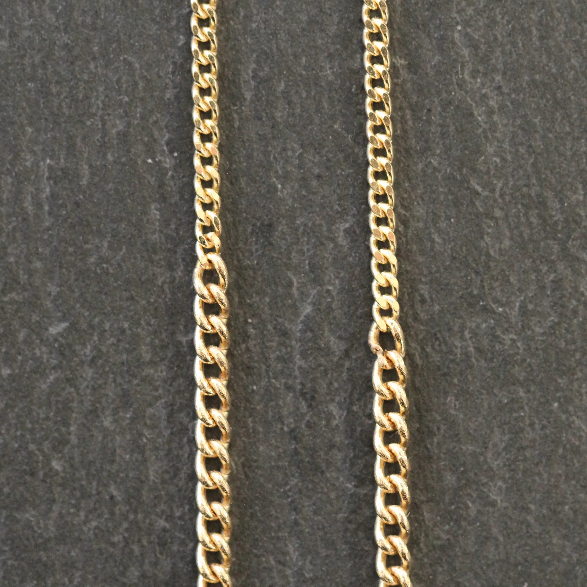 14k Gold Graduated Curb Chain Link Bracelet