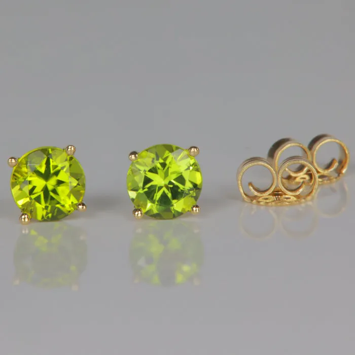 14K Yellow Gold Round Brilliant Peridot Stud Earrings 1.07 Carats