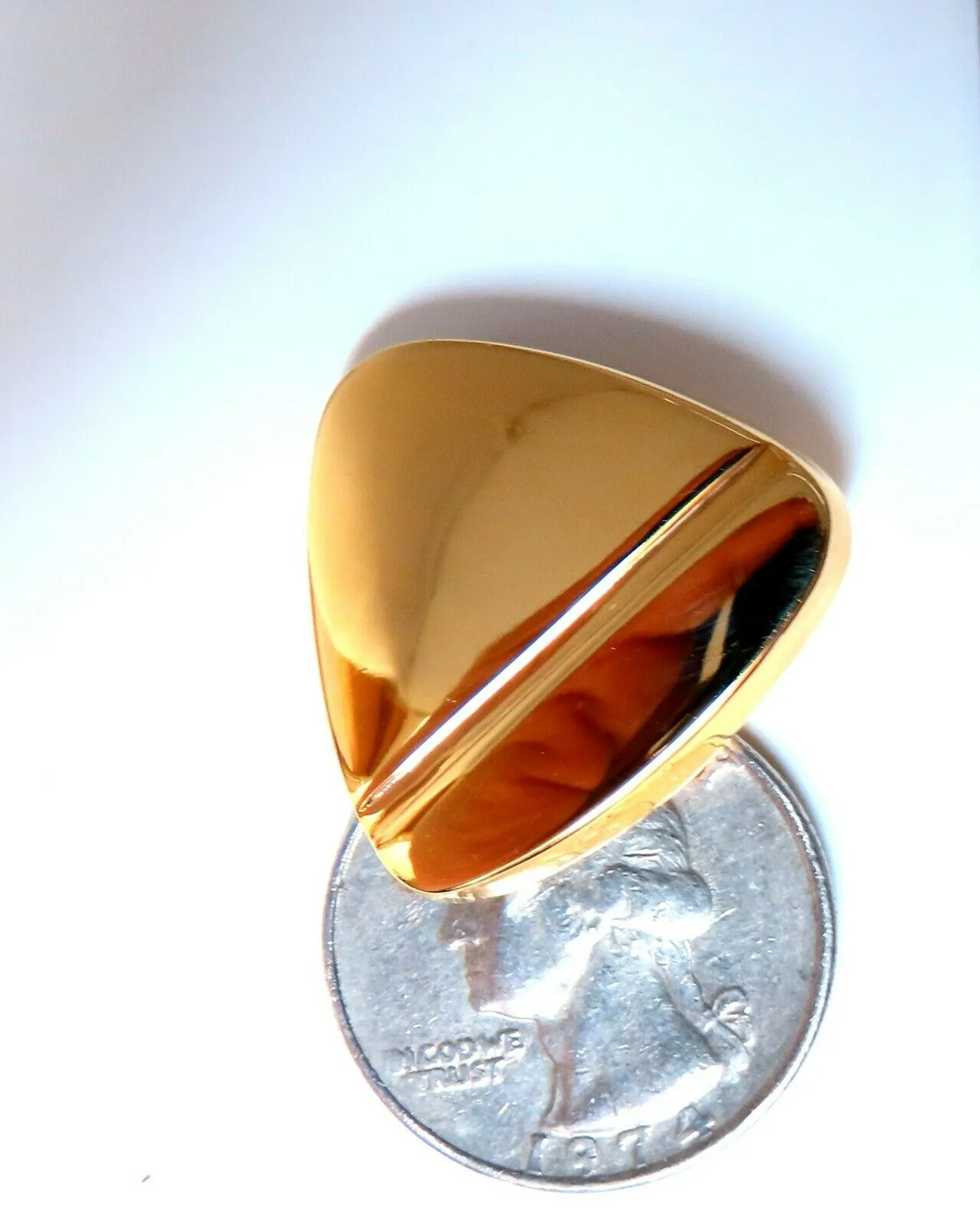 14Kt Gold Triangular Stripe Button Earrings