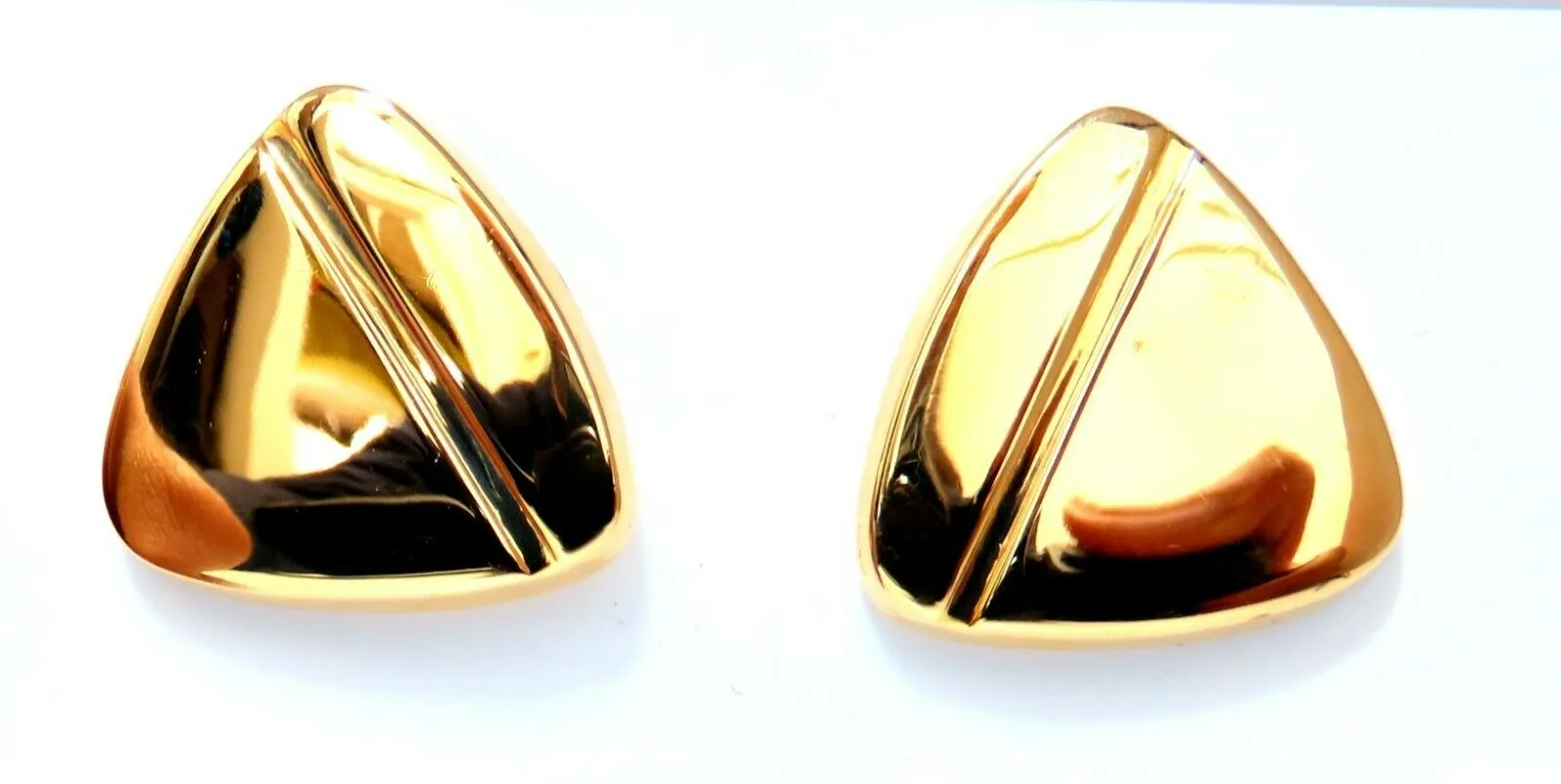 14Kt Gold Triangular Stripe Button Earrings
