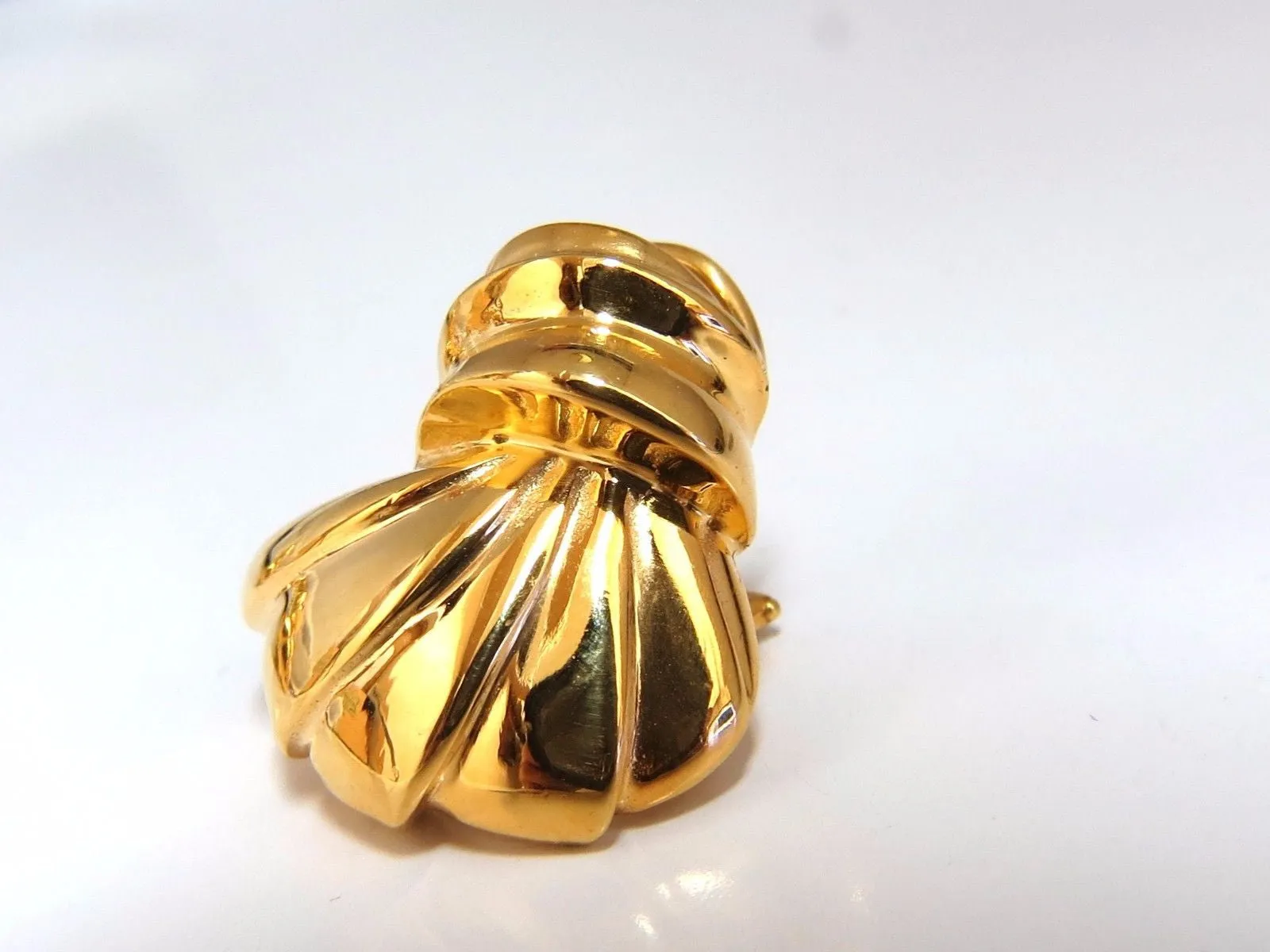 14kt shell form 3d clip on earrings 19 gram