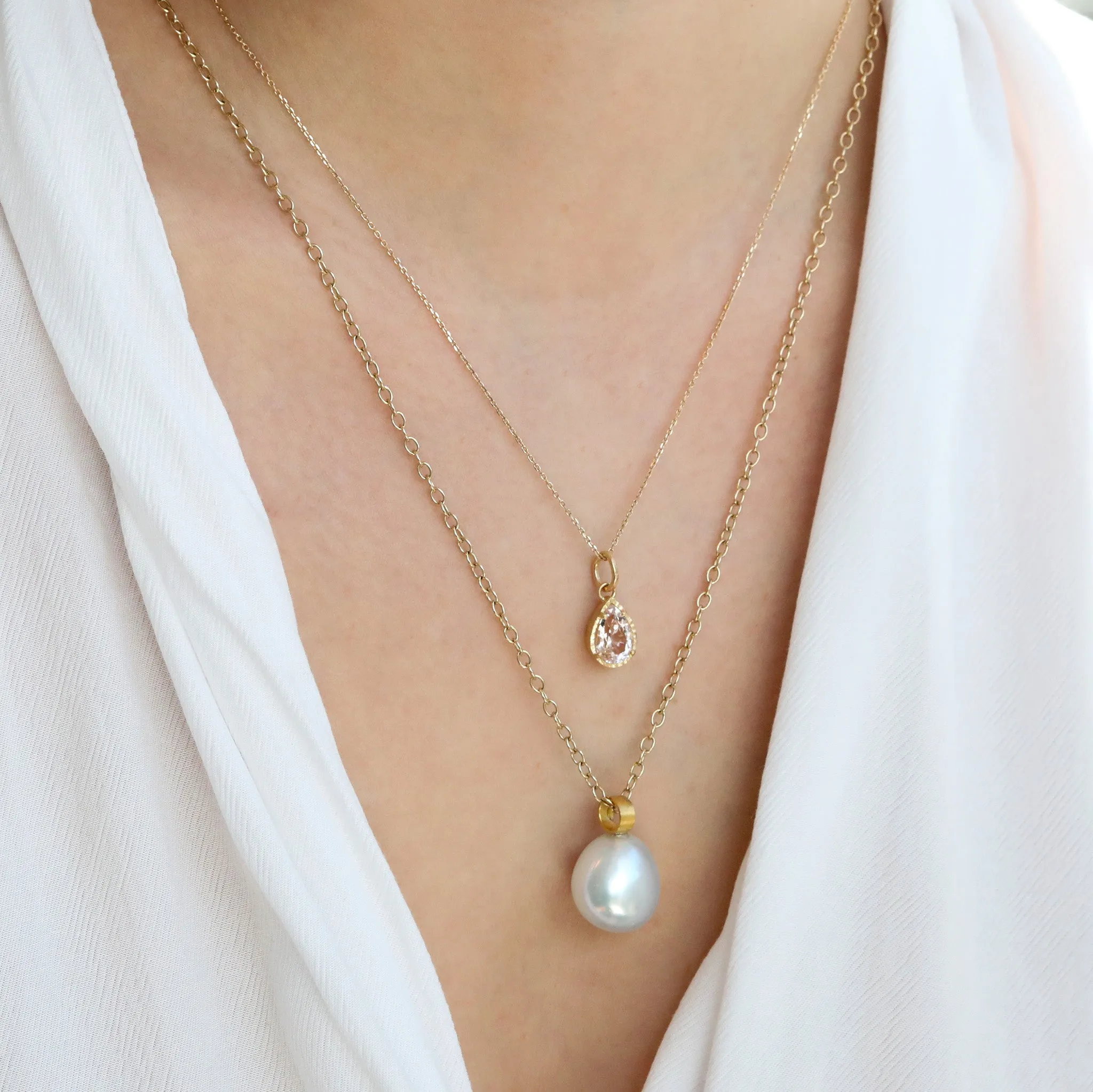 18K Gold Textured Morganite Pendant