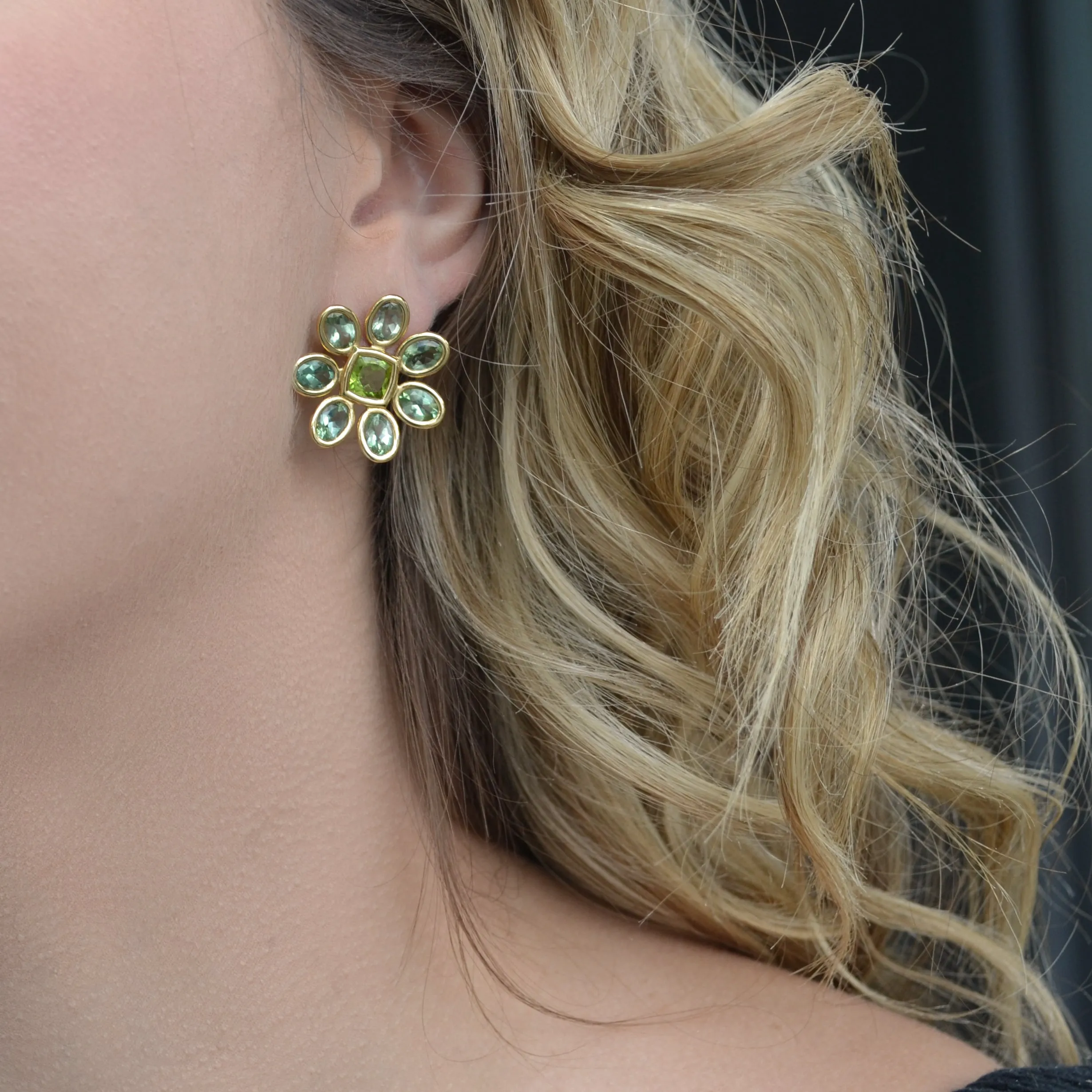 A & Furst - Fiori - Large Button Earrings with Mint Tourmaline and Peridot, 18k Yellow Gold