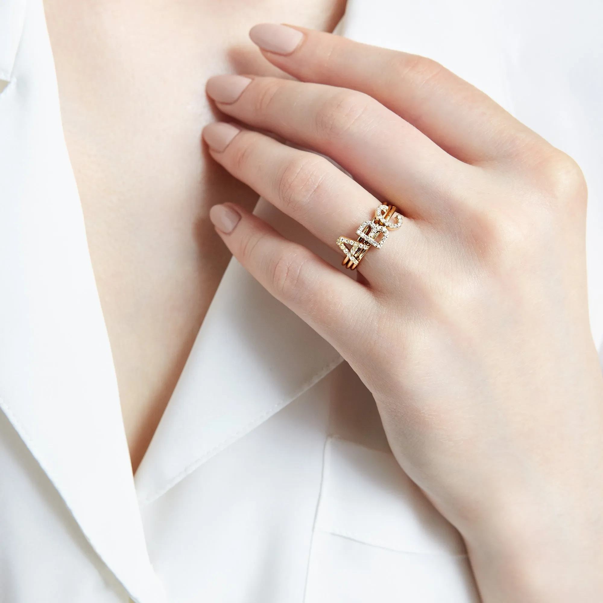 AMELIA STACKABLE DIAMOND INITIAL RING