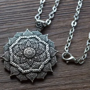 Antique Silver Pendant Necklace Women Ethnic Jewelry