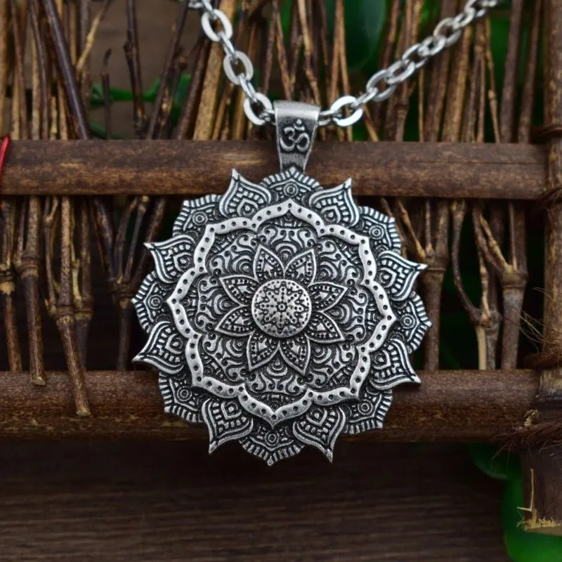 Antique Silver Pendant Necklace Women Ethnic Jewelry