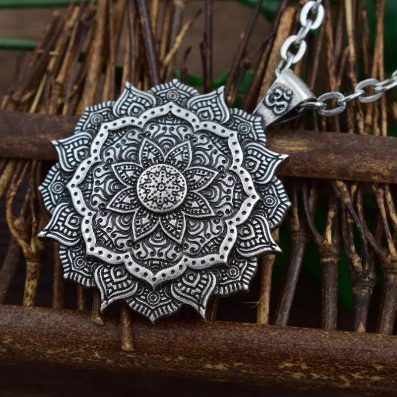 Antique Silver Pendant Necklace Women Ethnic Jewelry