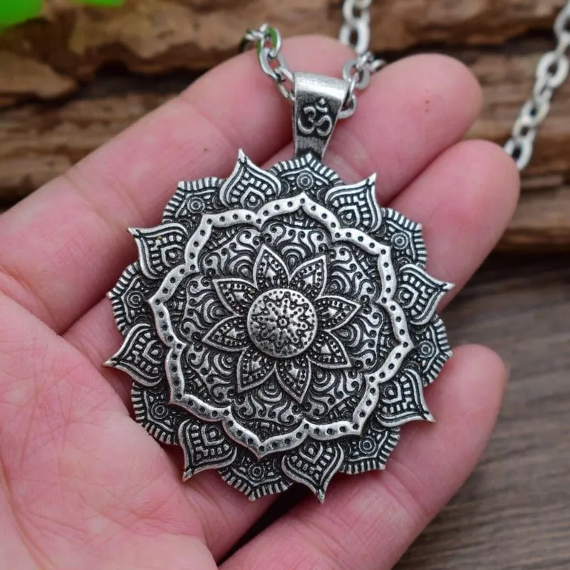 Antique Silver Pendant Necklace Women Ethnic Jewelry