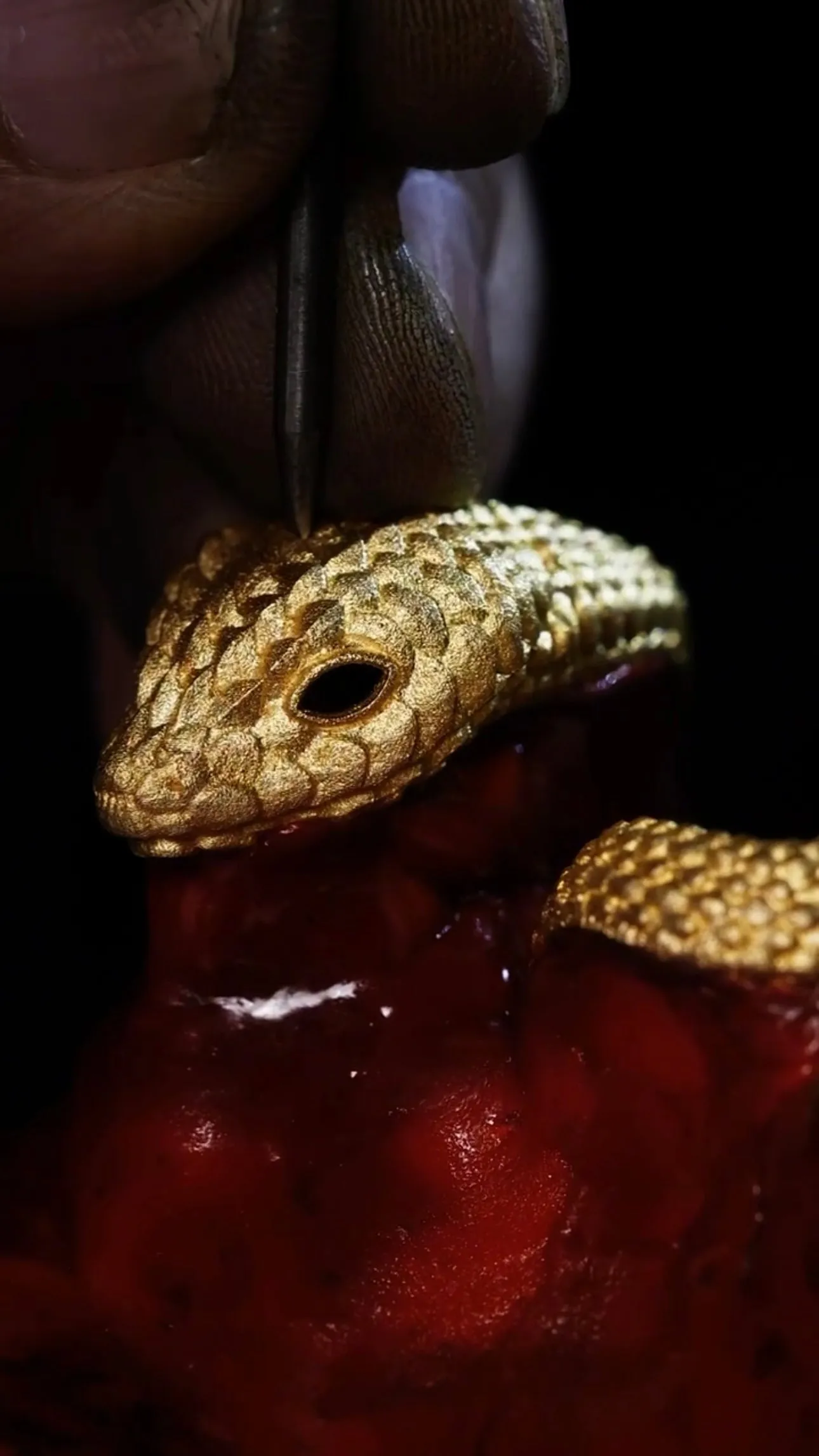 Bespoke | Serpent Ring Twist on 4 Fingers