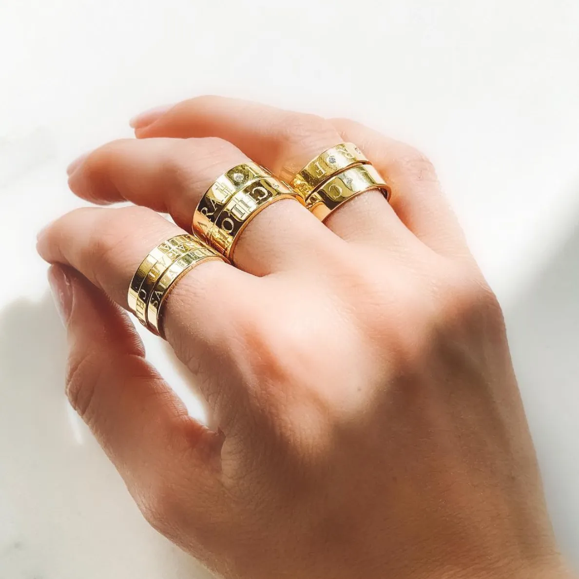 CIELA DIAMOND-DUO NAME RING BAND