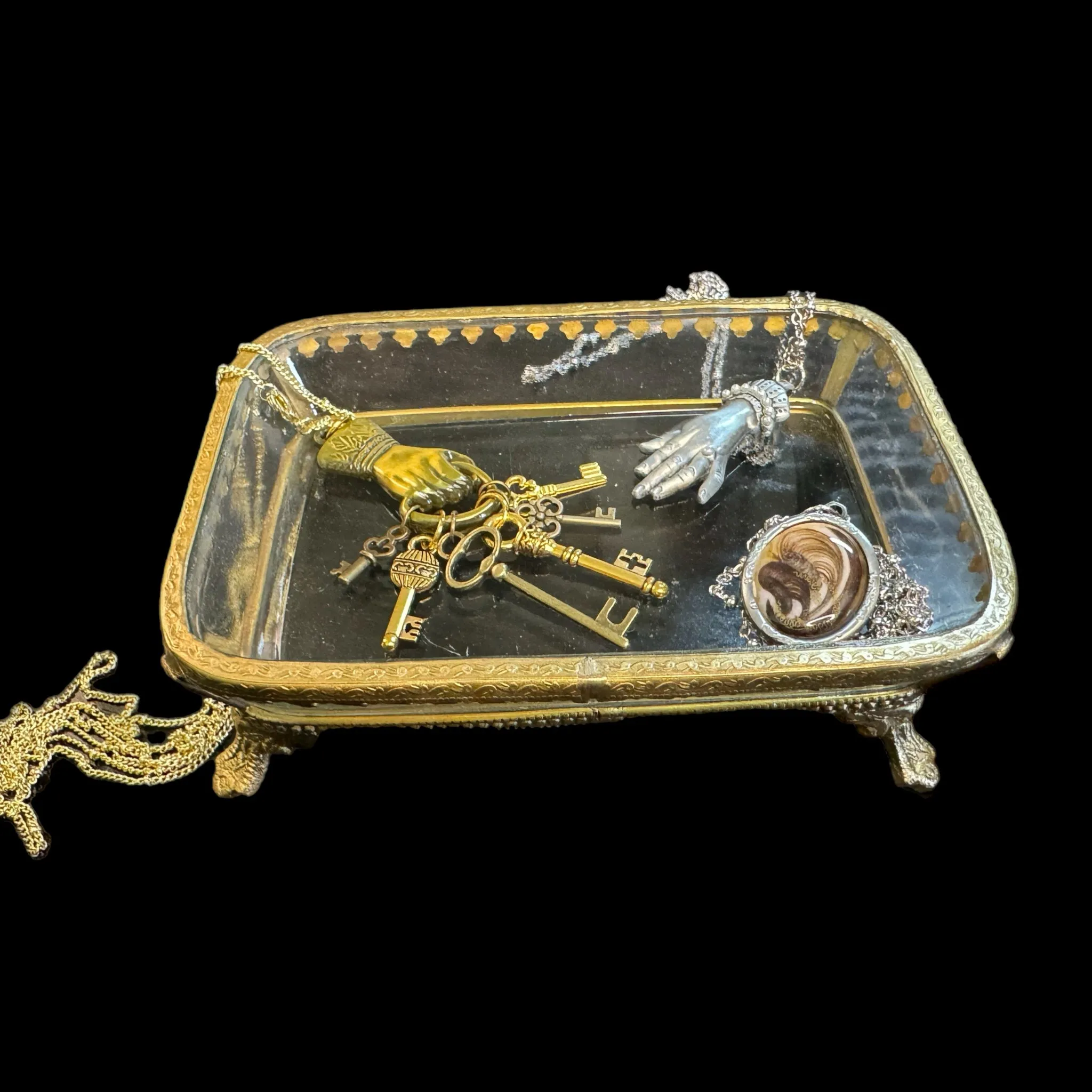 Claw foot Dish