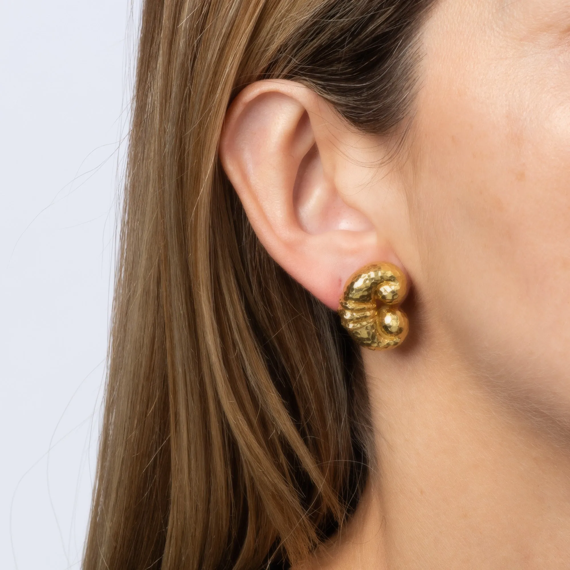 David Webb Earrings Vintage 18k Yellow Gold Scrolled Hammered Signed Jewelry