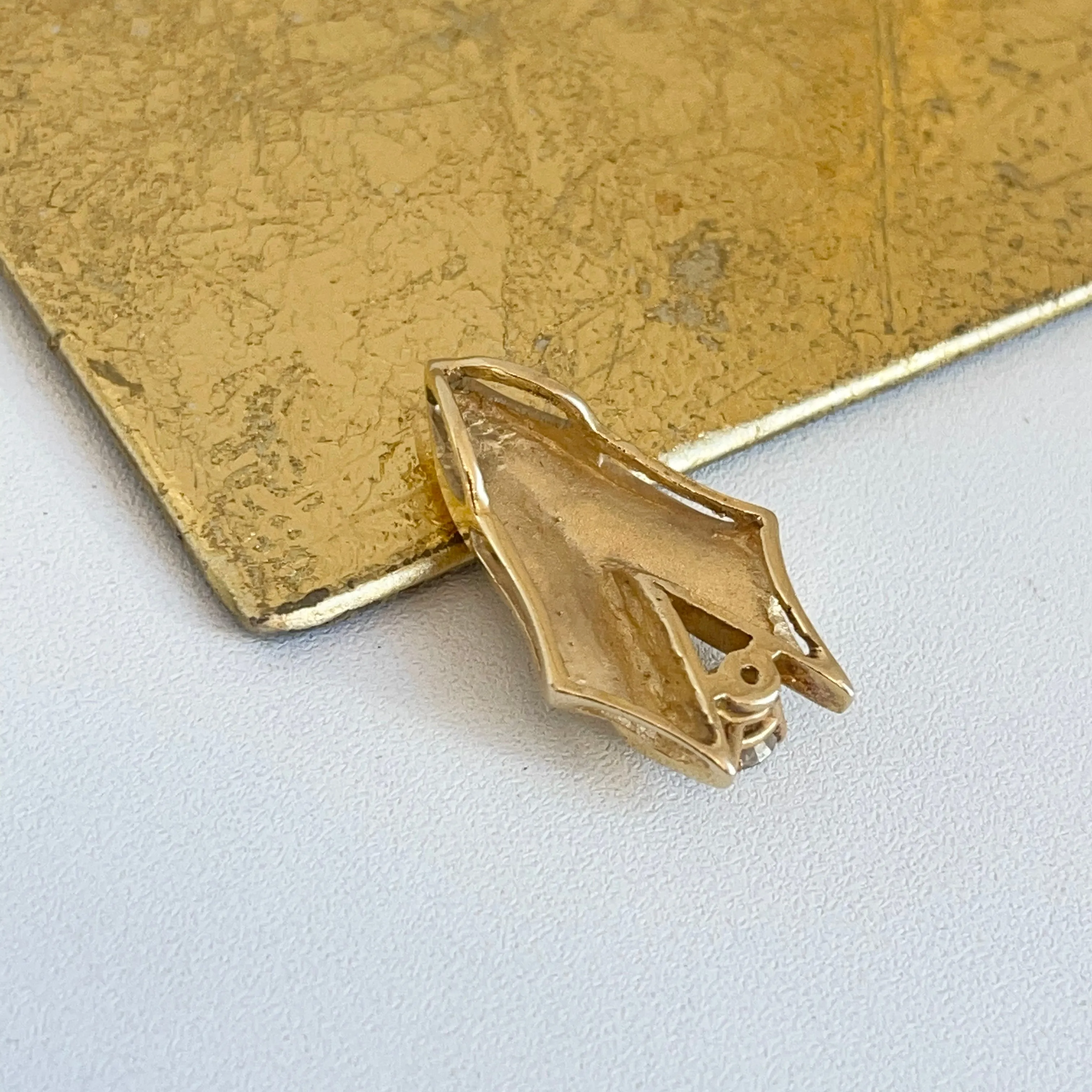 Estate 14KT Yellow Gold CZ Ribbed Omega Slide Pendant