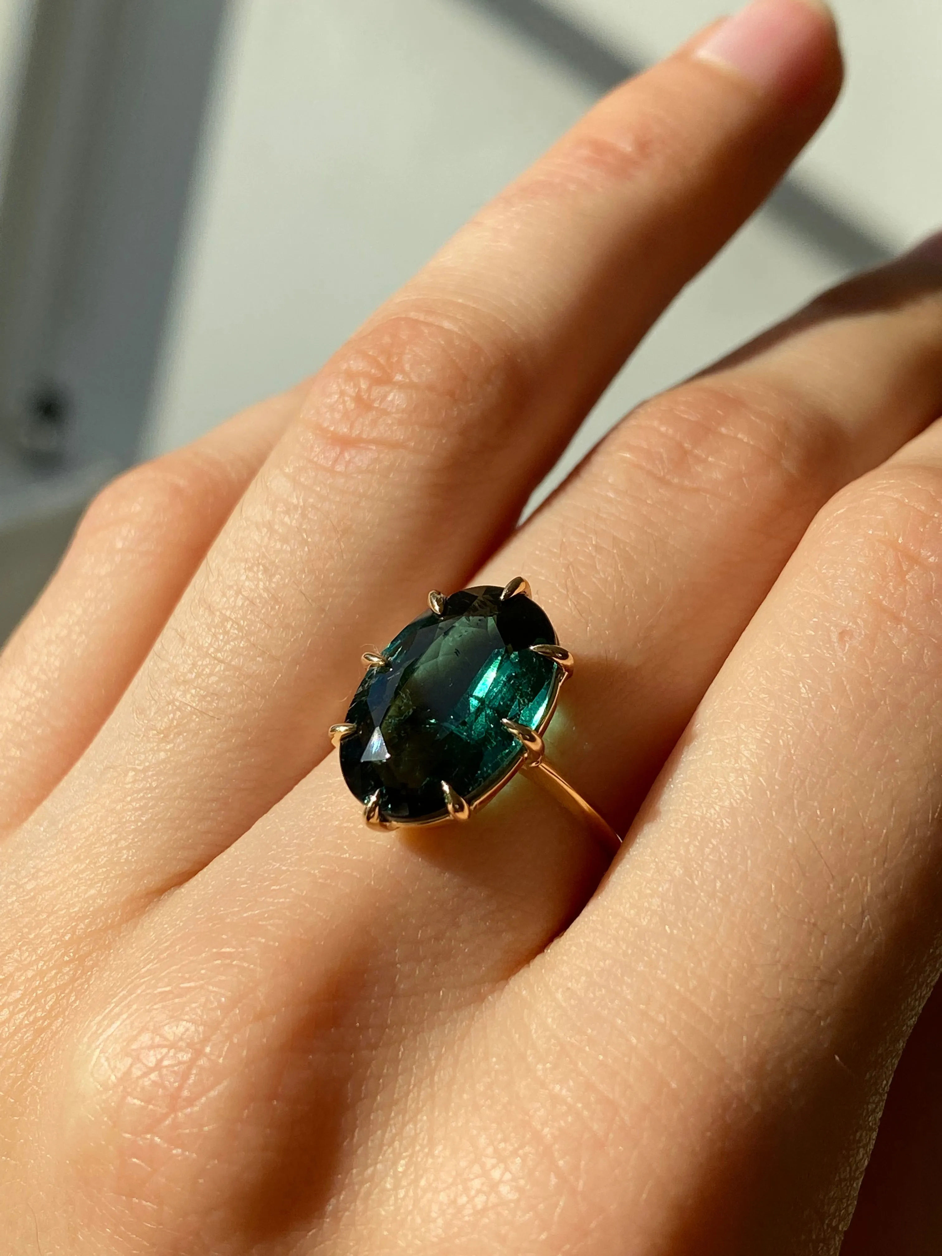 Green Tourmaline Oval-Cut Ring (10 Carat)