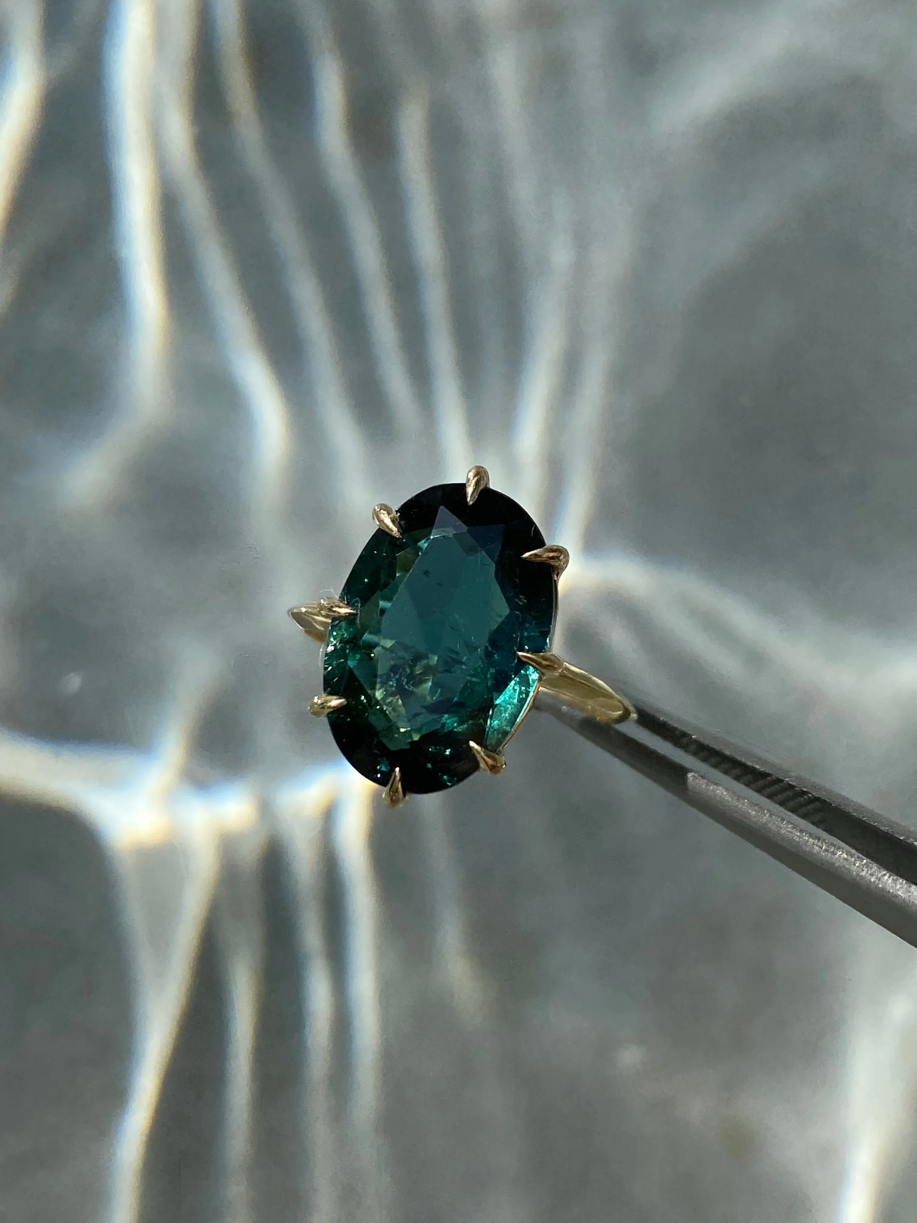Green Tourmaline Oval-Cut Ring (10 Carat)