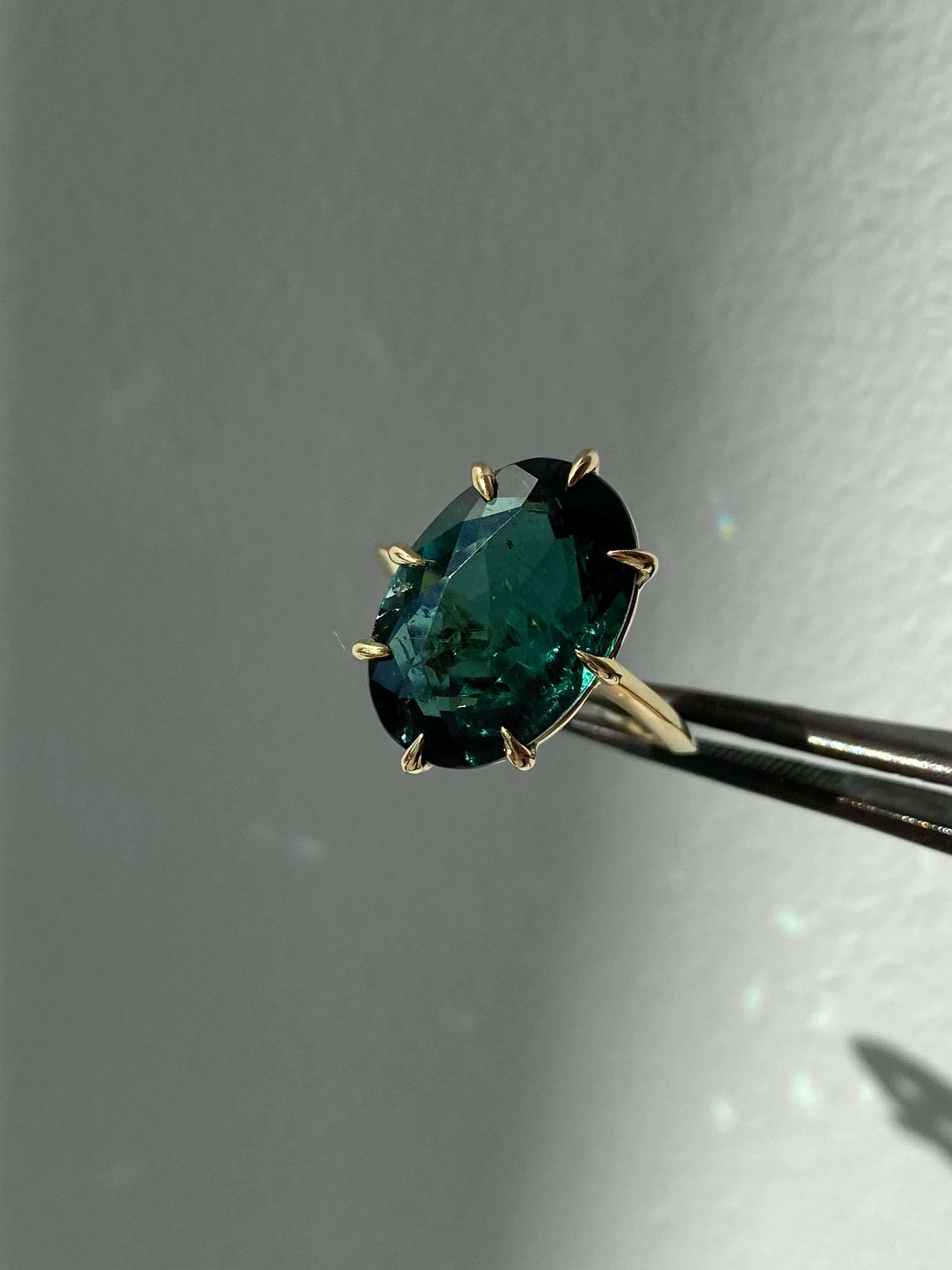 Green Tourmaline Oval-Cut Ring (10 Carat)