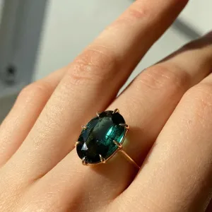 Green Tourmaline Oval-Cut Ring (10 Carat)