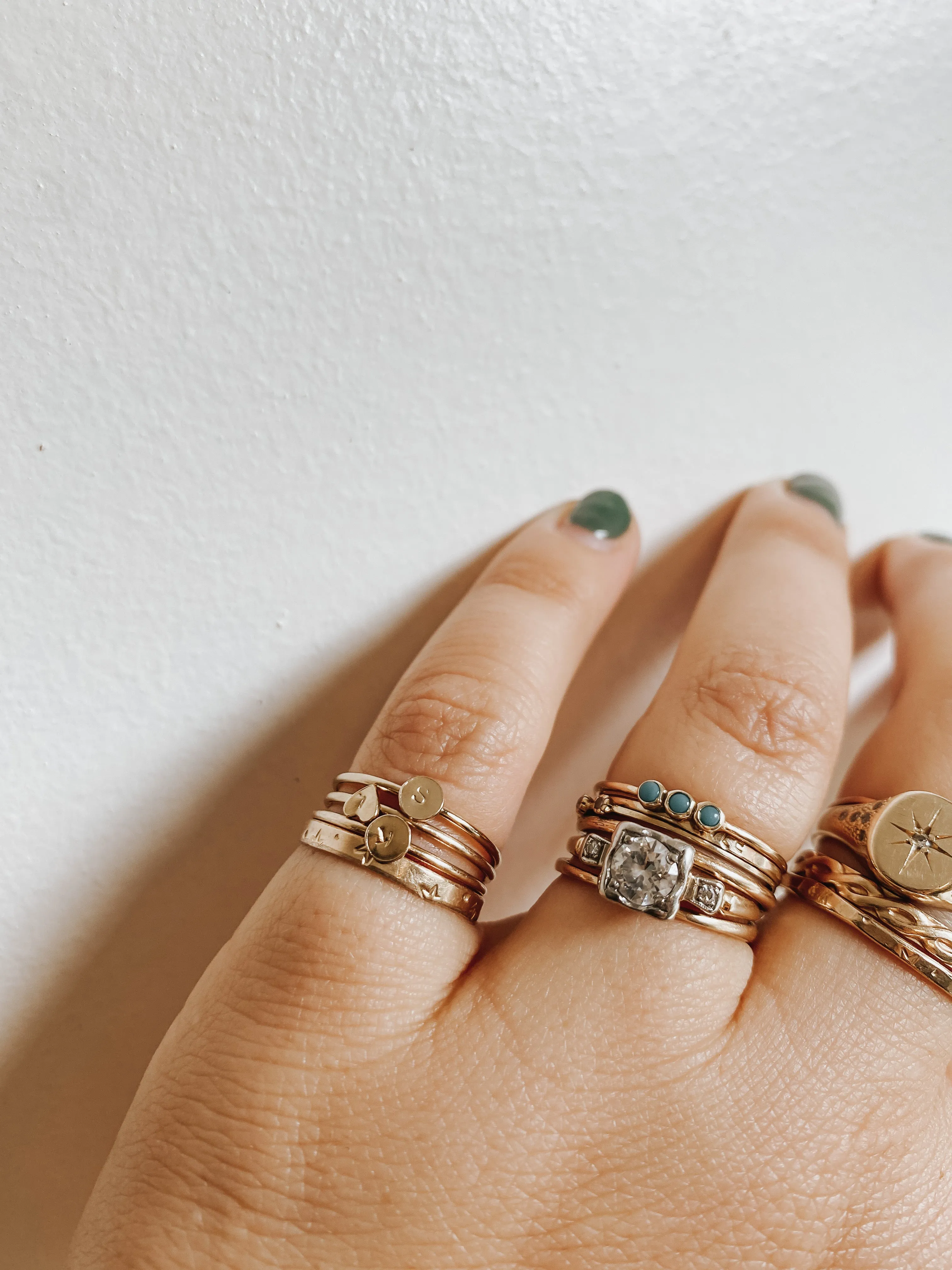 INITIAL DISC RING