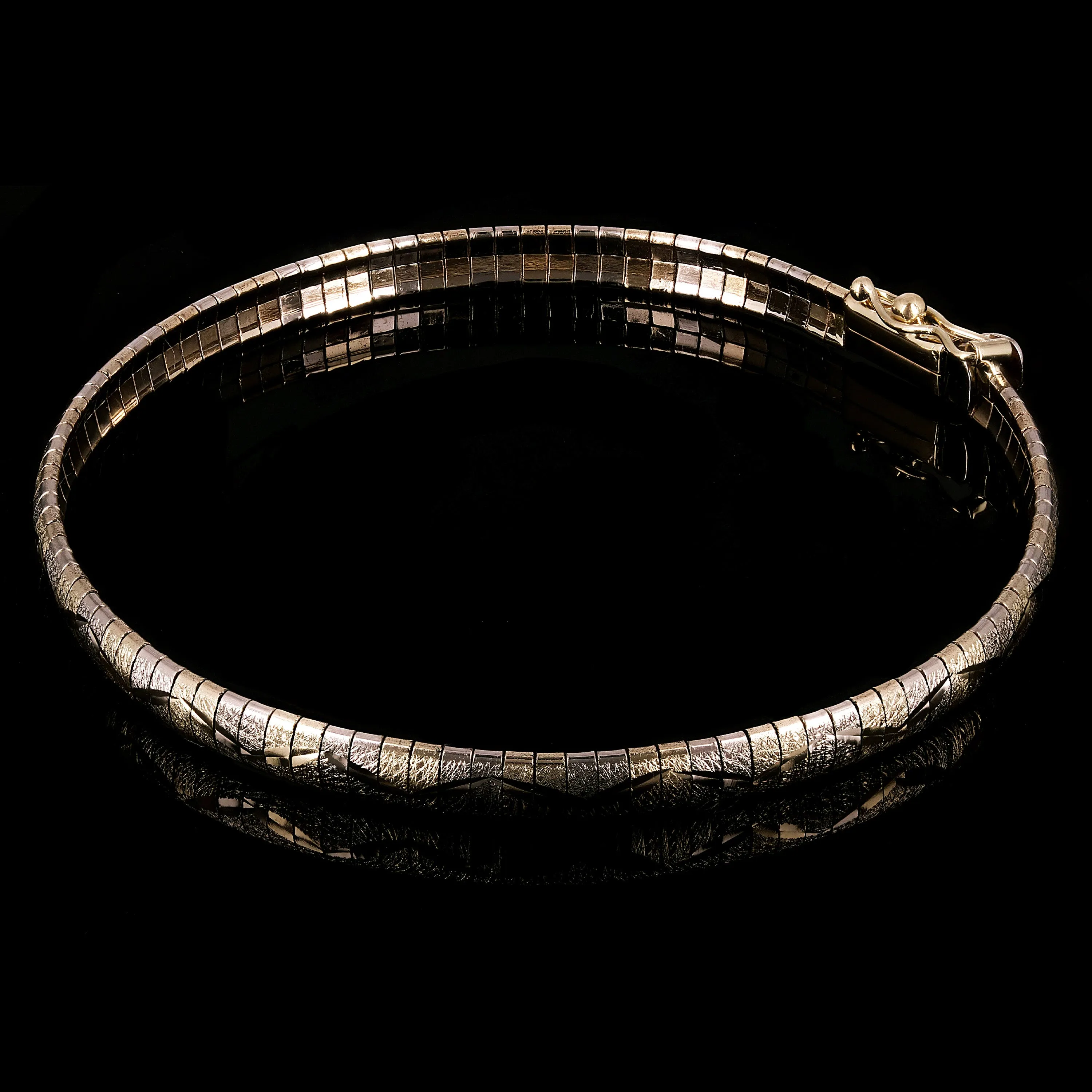 Italian 14k Yellow & White Gold Diamond Cut Omega Bangle Bracelet 7" 4.1mm 9.3g