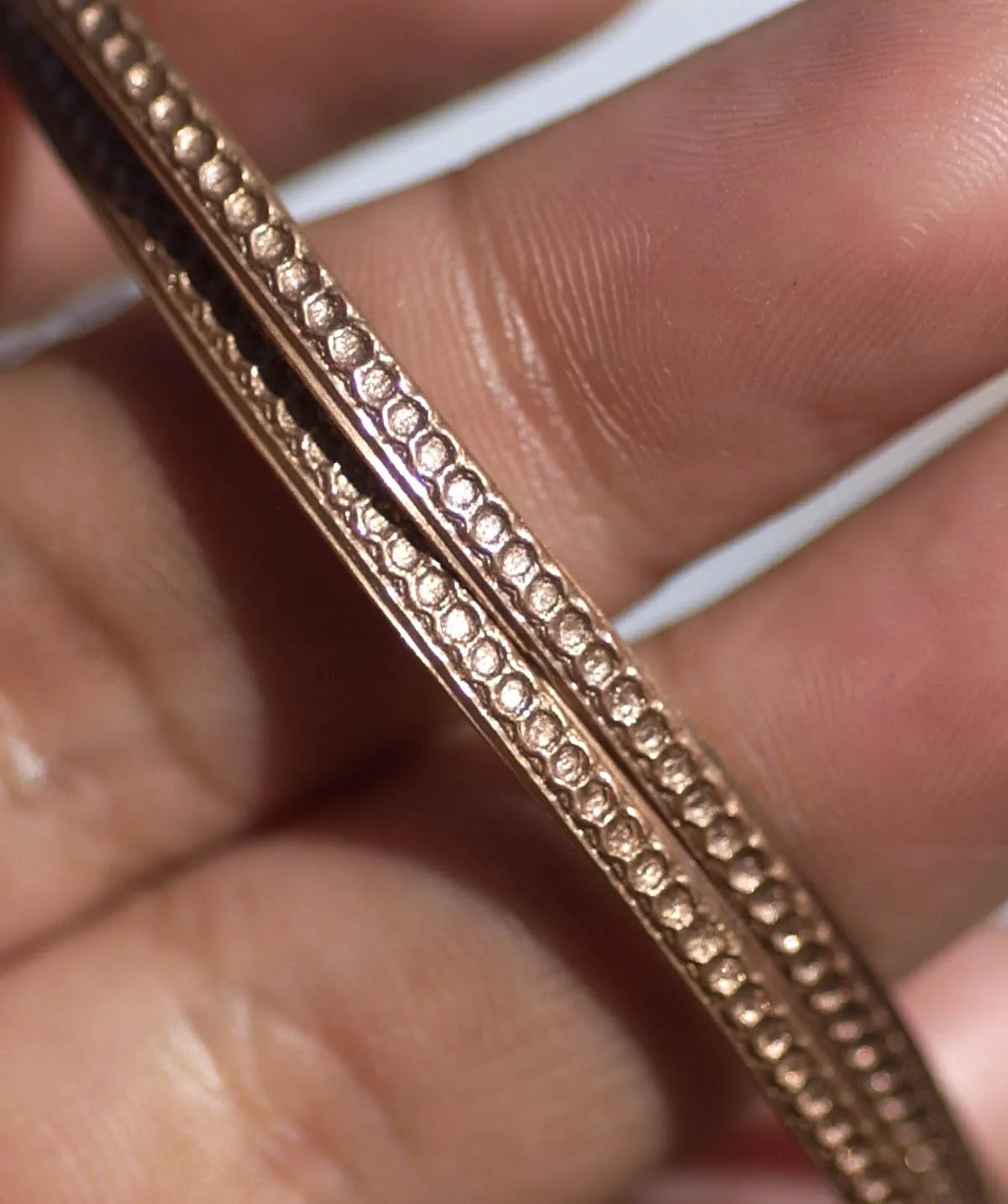 Jewelry gallery Wire w/ Honeycomb Pattern 2.7mm Textured Metal Wire for making rings or bracelets