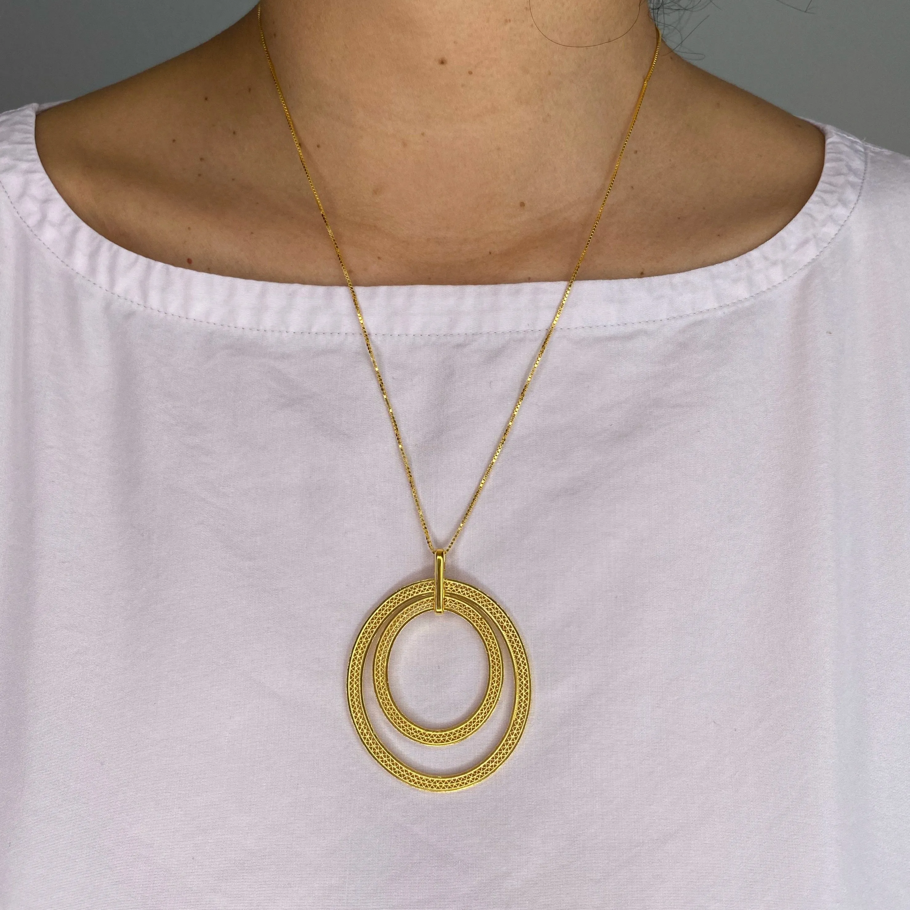 JULIA GOLD LARGE PENDANT NECKLACE FILIGREE