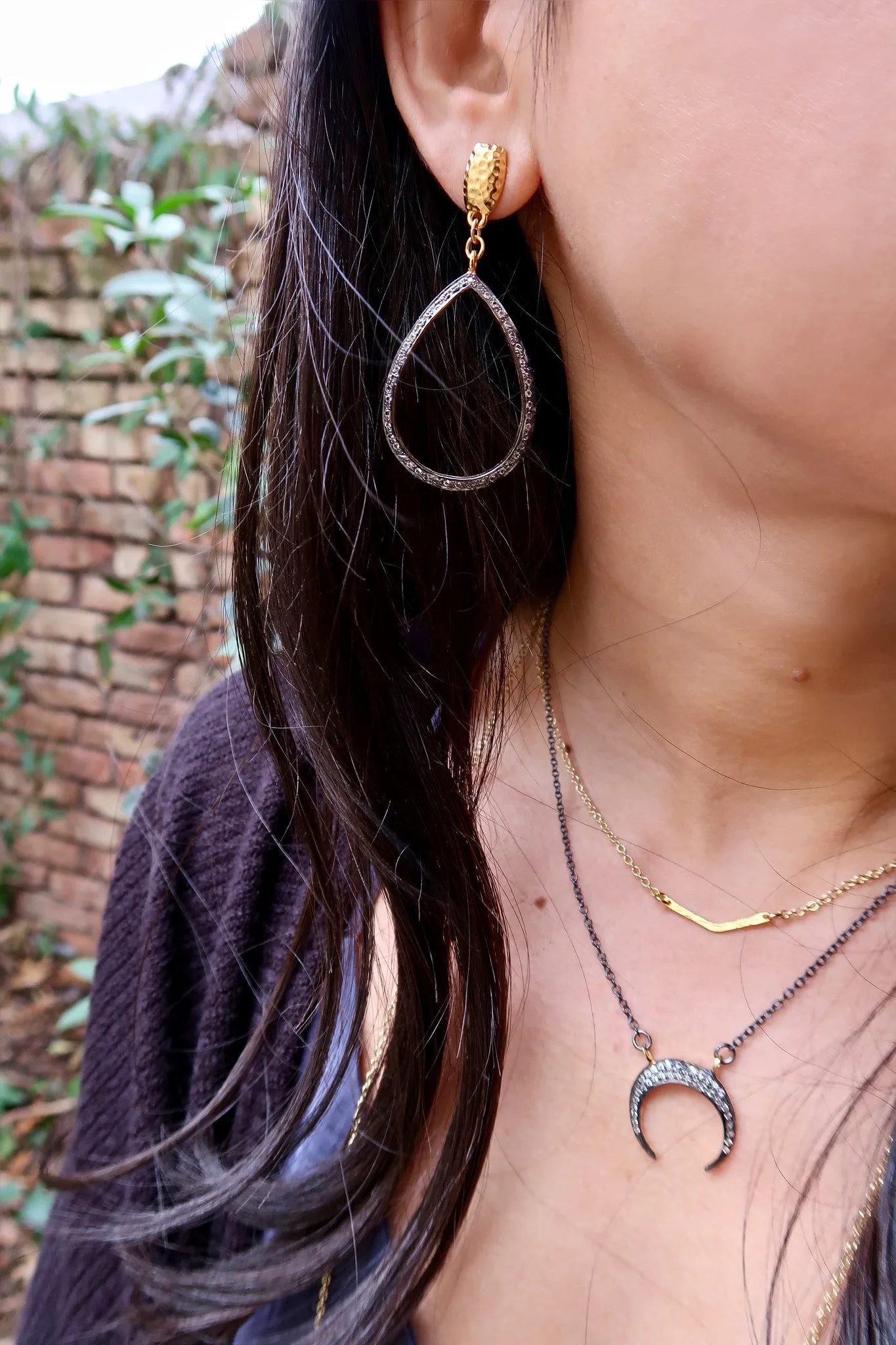 LEAH CHOKER