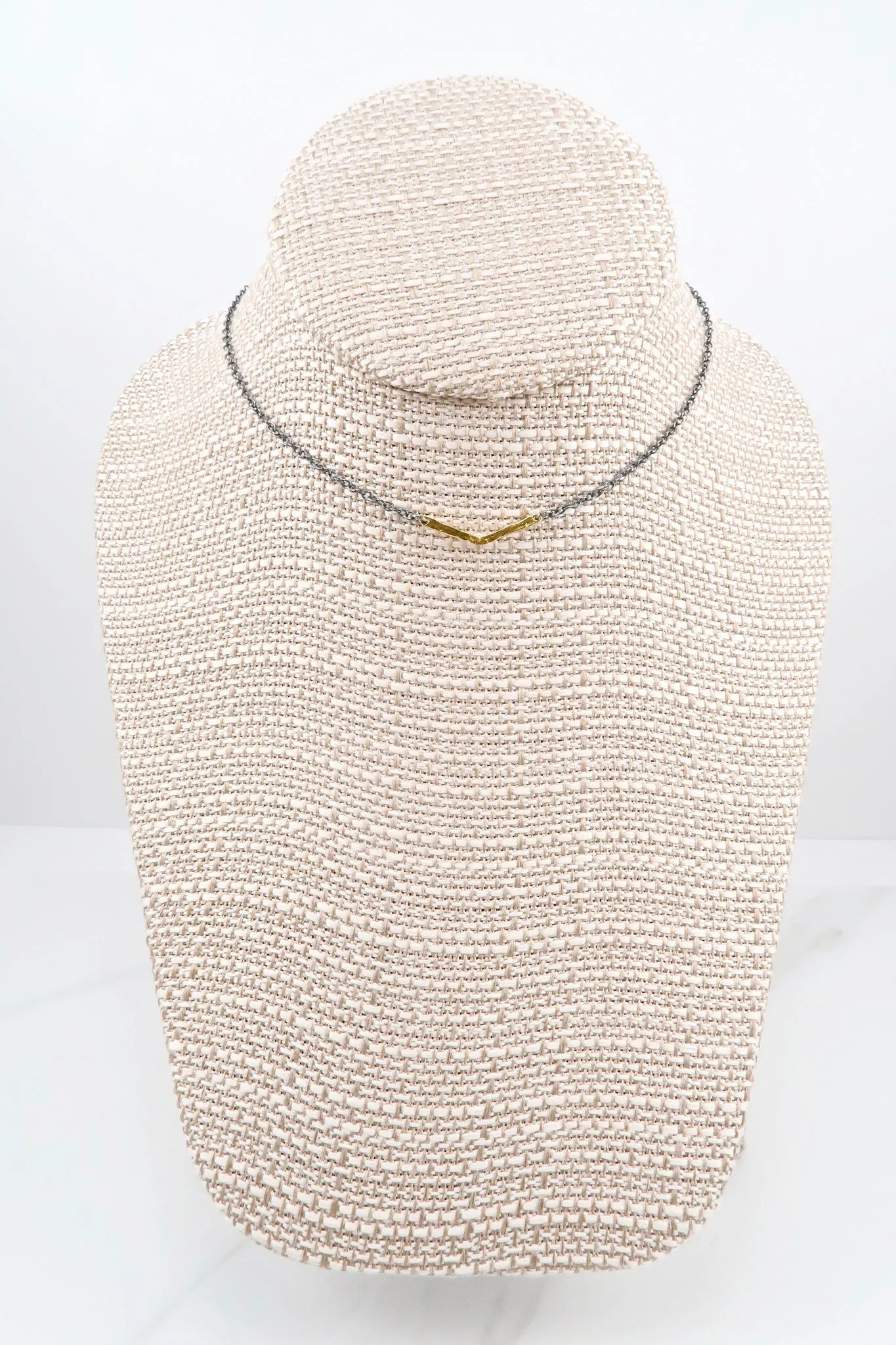 LEAH CHOKER