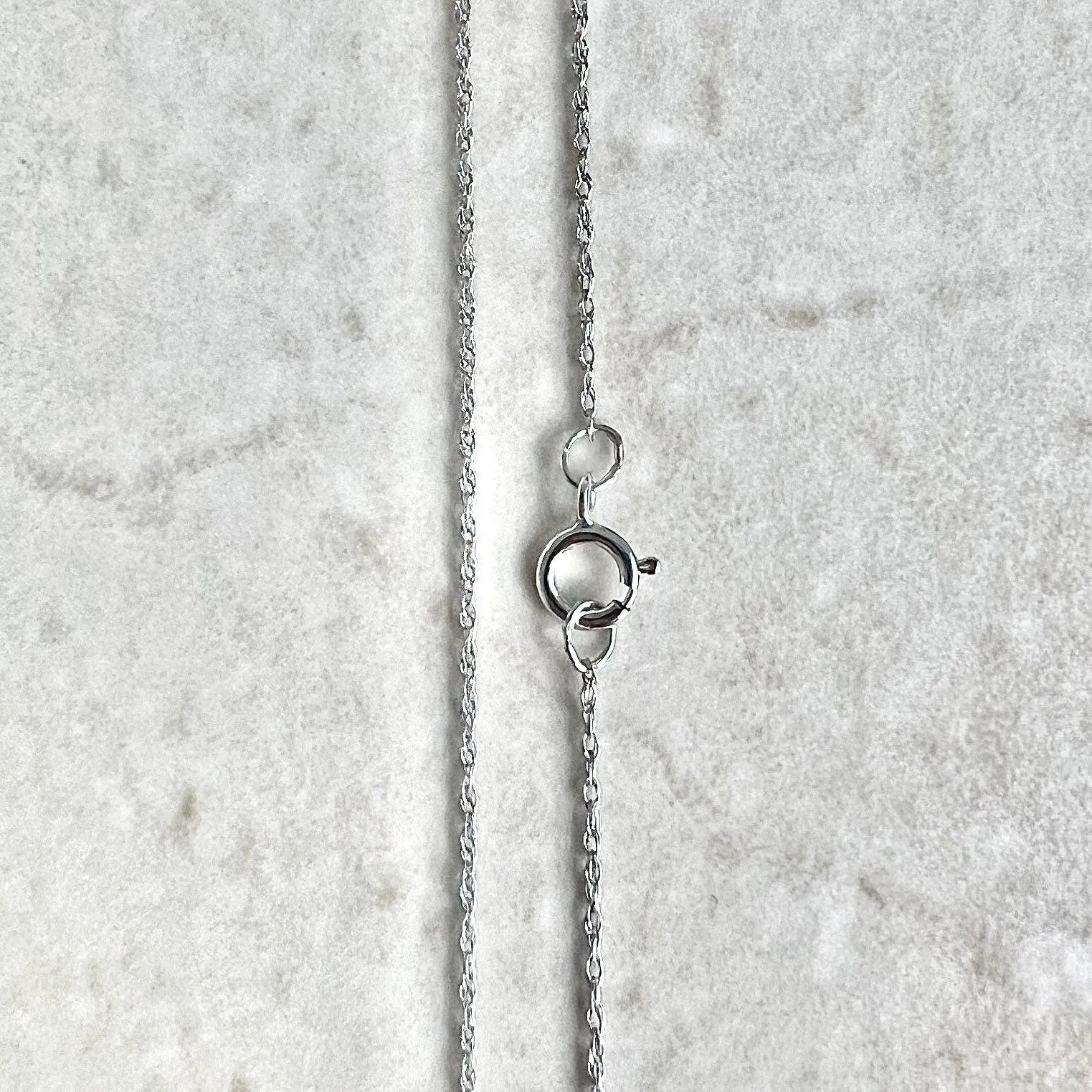Lightweight 10 Karat White Gold 17.75 Inches Rope Chain Necklace
