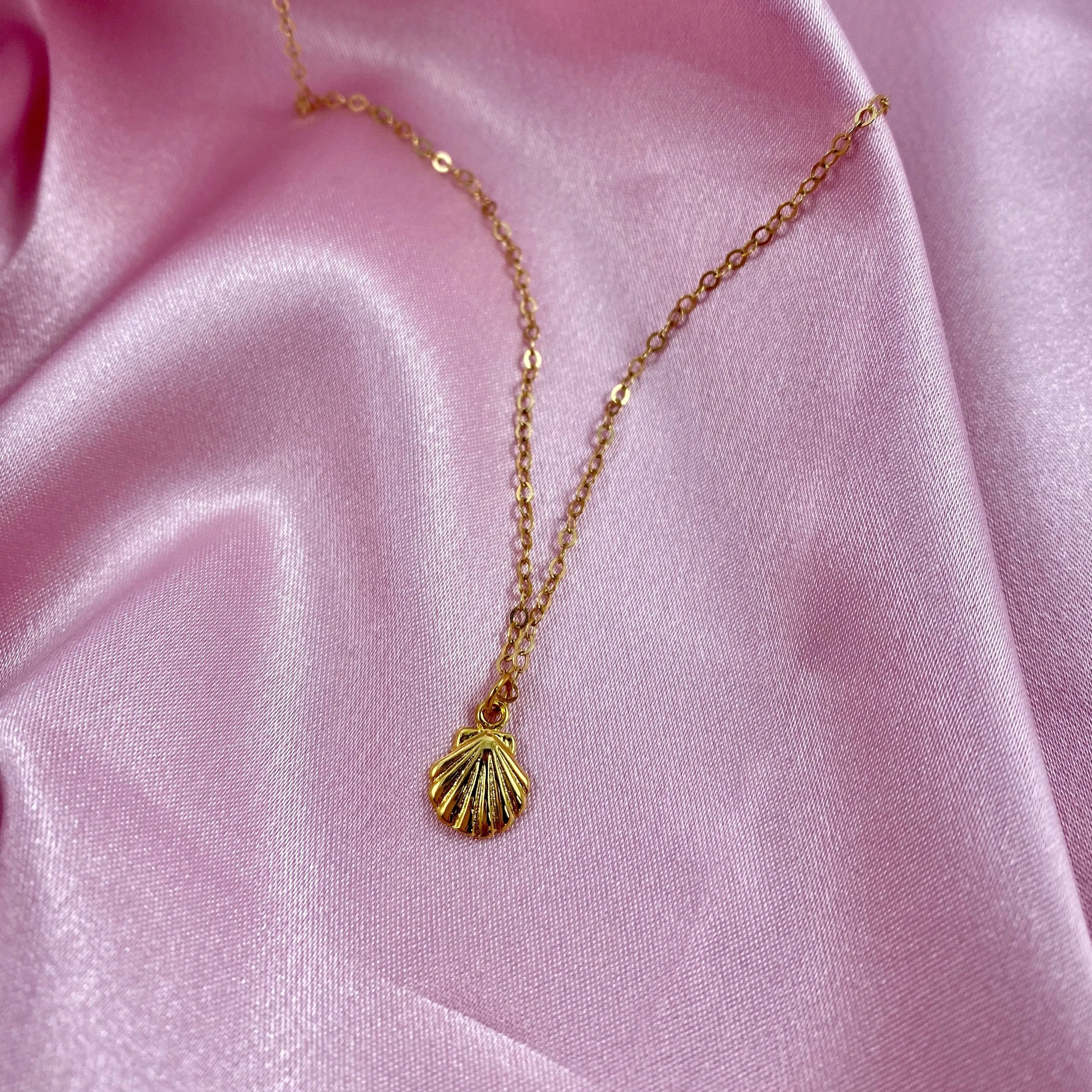Mini Mermaid Sea Shell 14K Gold Necklace
