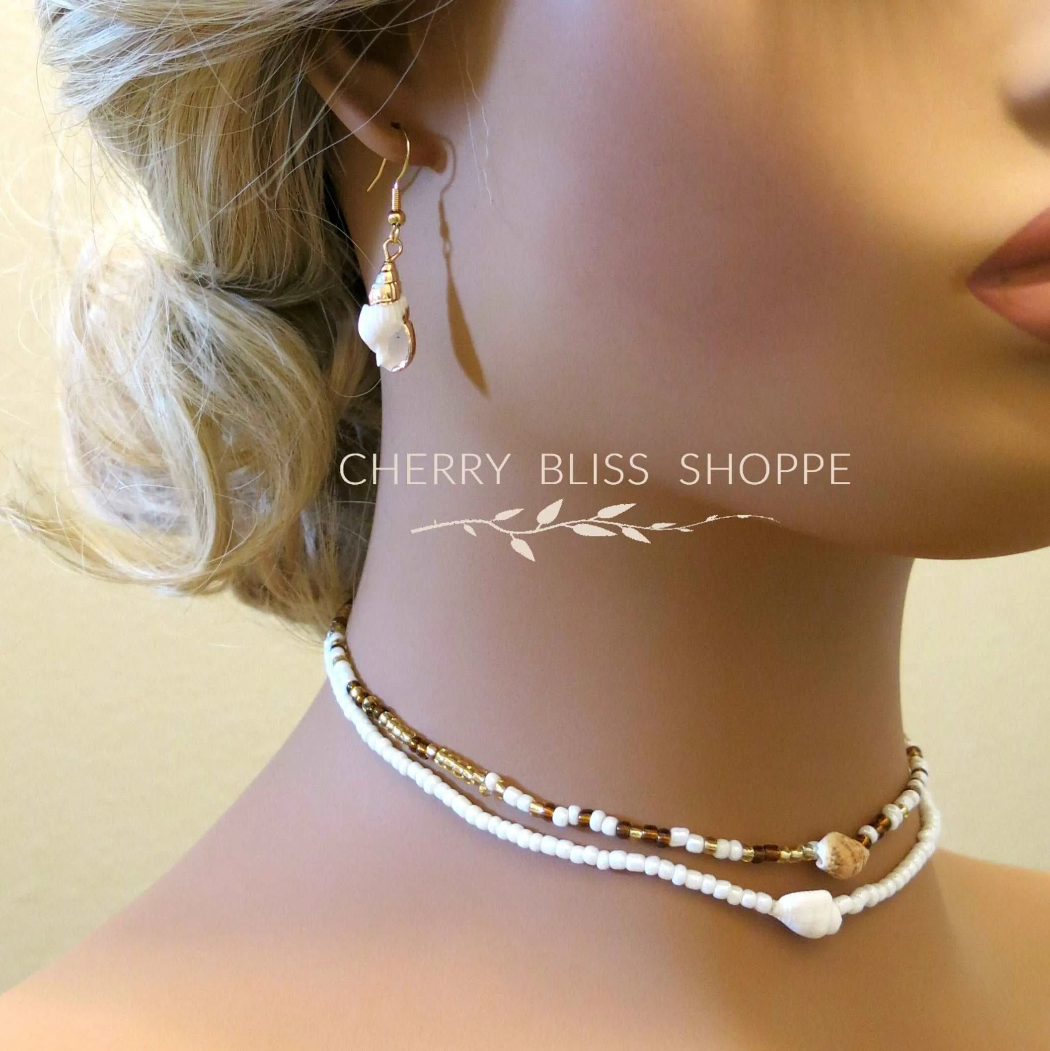 Natural Seashell Stretch Choker Necklace 4 PC Set, Shell Elastic Bracelet, Unisex Seed Bead Beach Necklace Set
