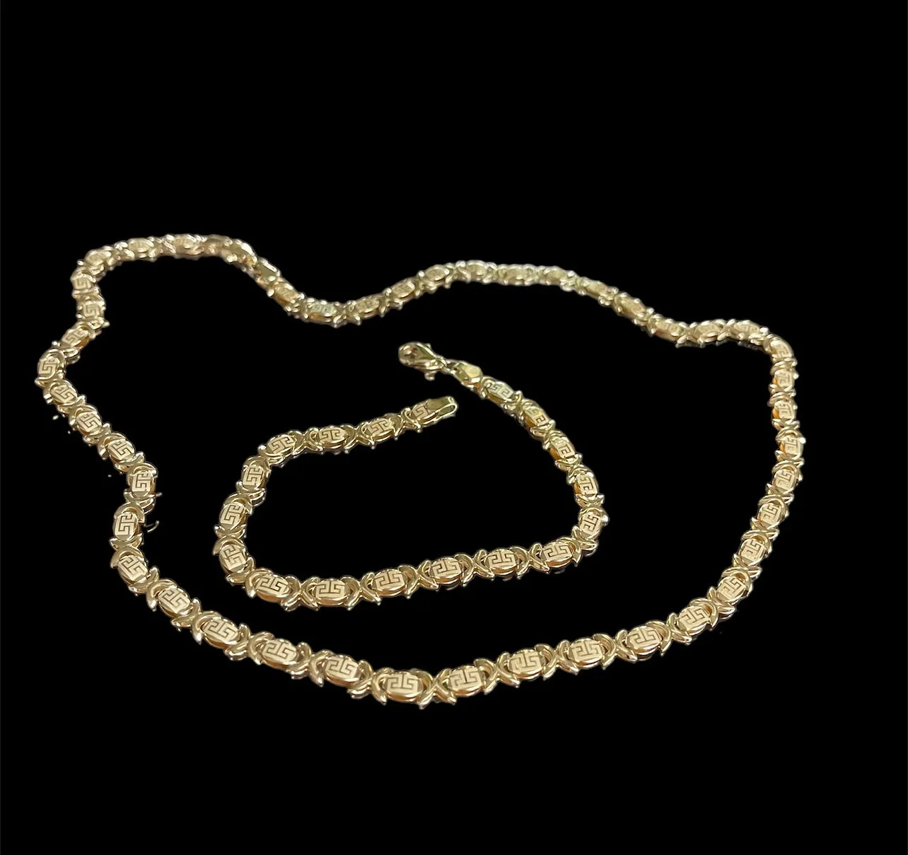 Necklace & bracelet