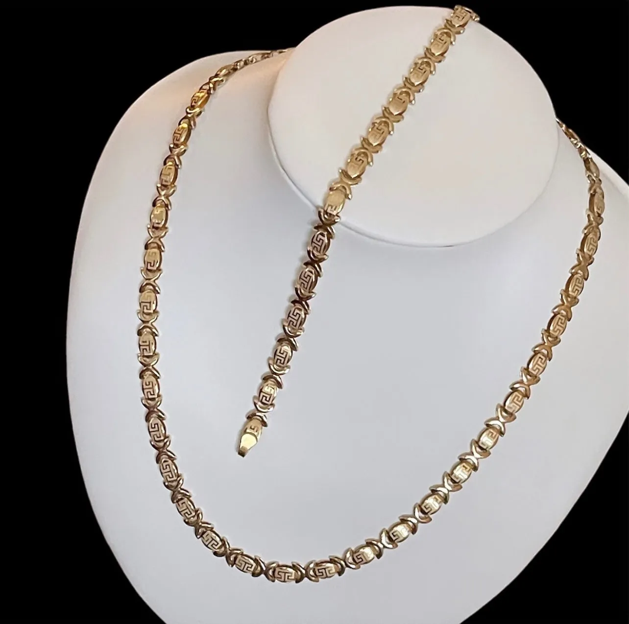 Necklace & bracelet