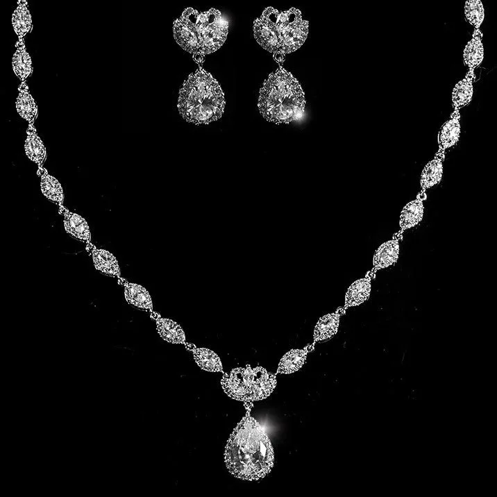 Nettie Vintage Teardrop Dangle Necklace Set
