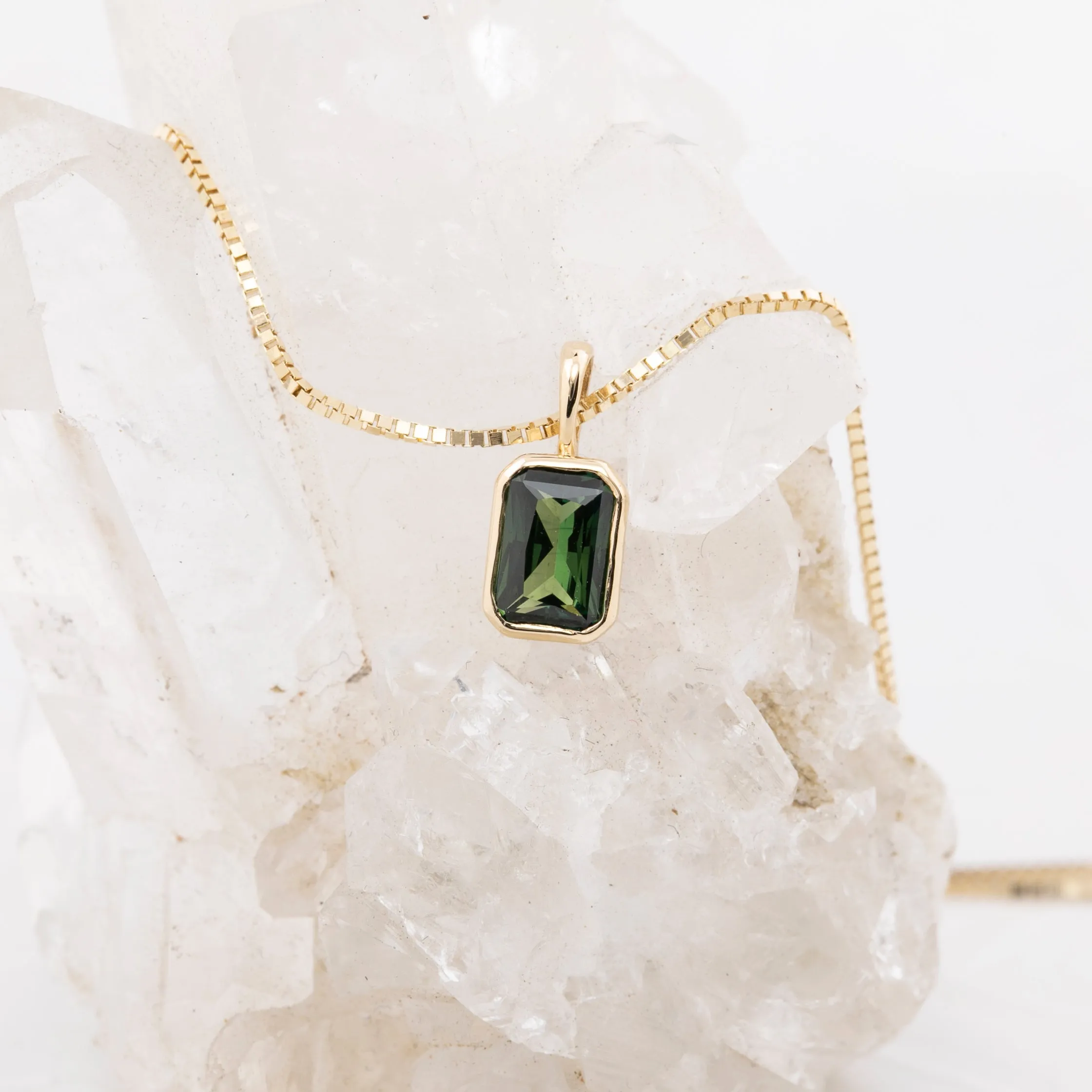 Patia Charm Necklace Emerald Setting