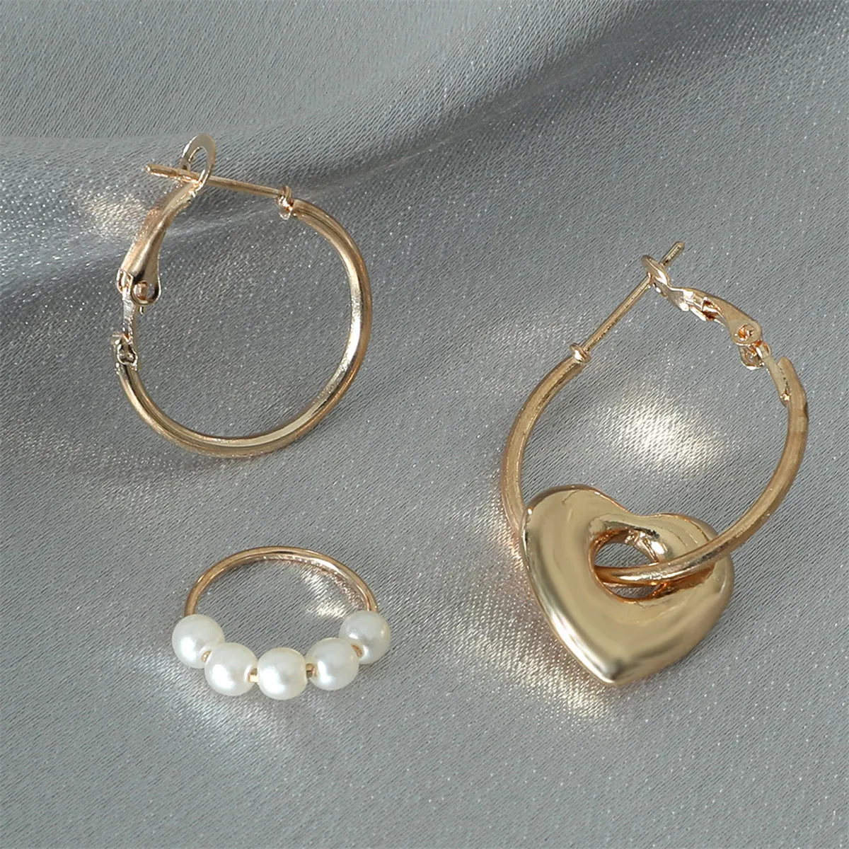 Pearl & 18K Gold-Plated Heart Huggie Earrings Set