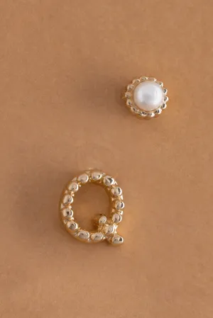Pearl Q Ball Stud Earrings