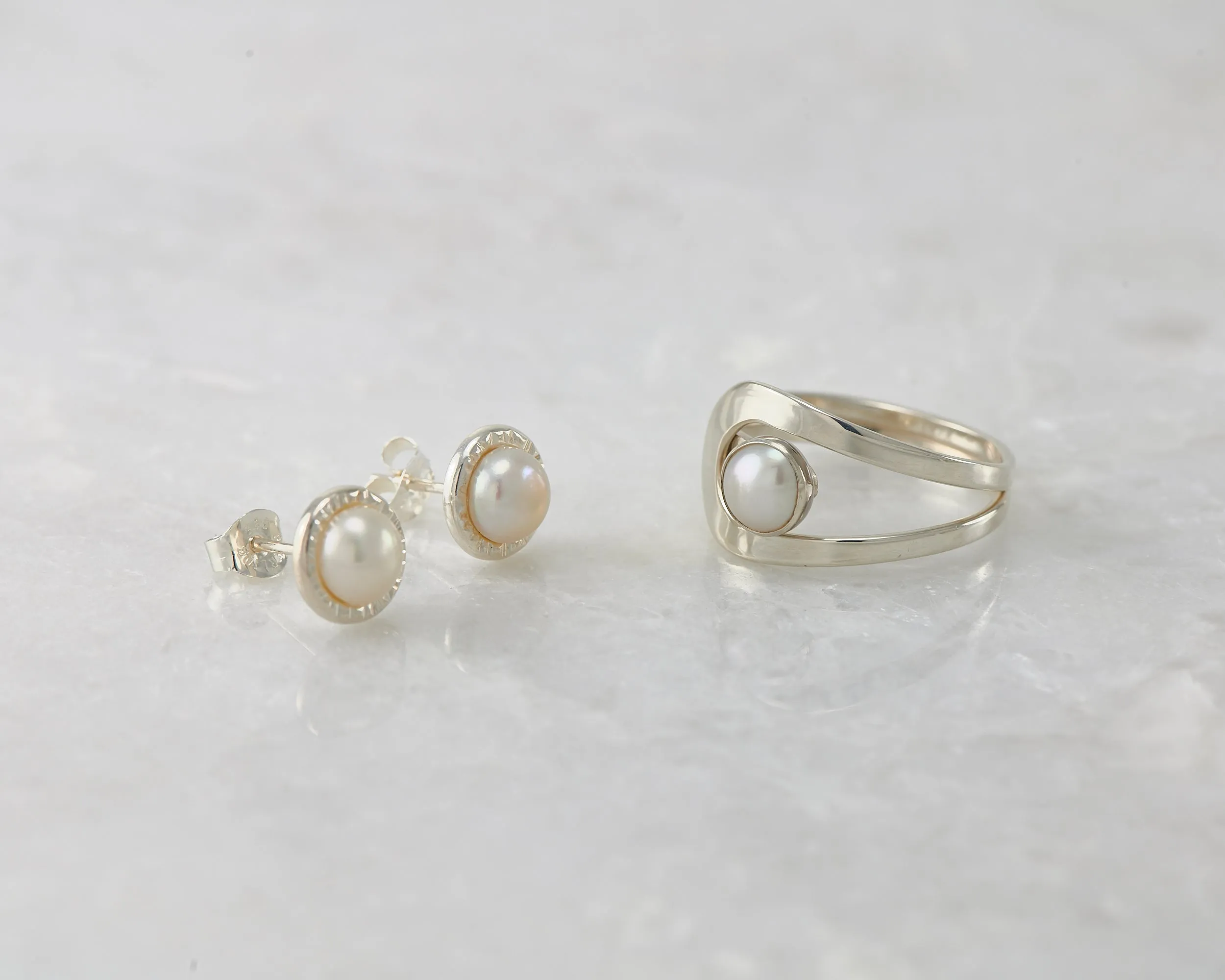 Pearl Stud Earrings - Hammered