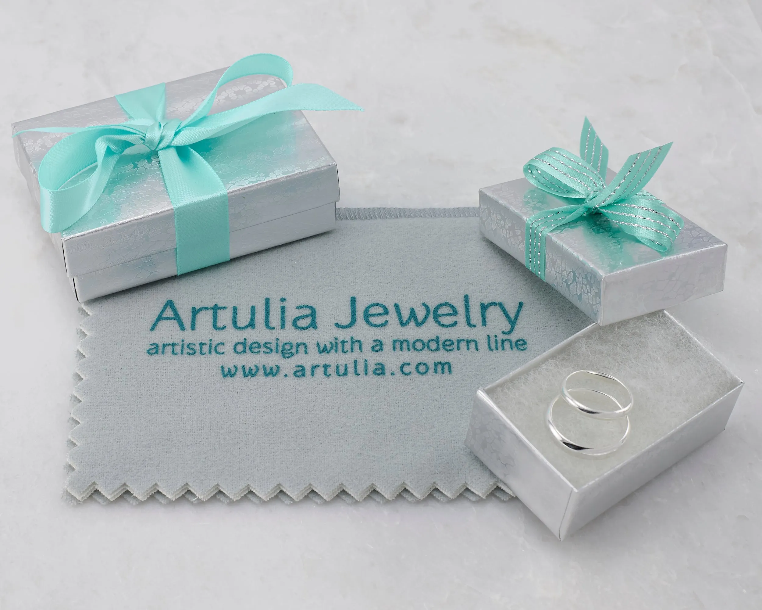 Pearl Stud Earrings - Hammered