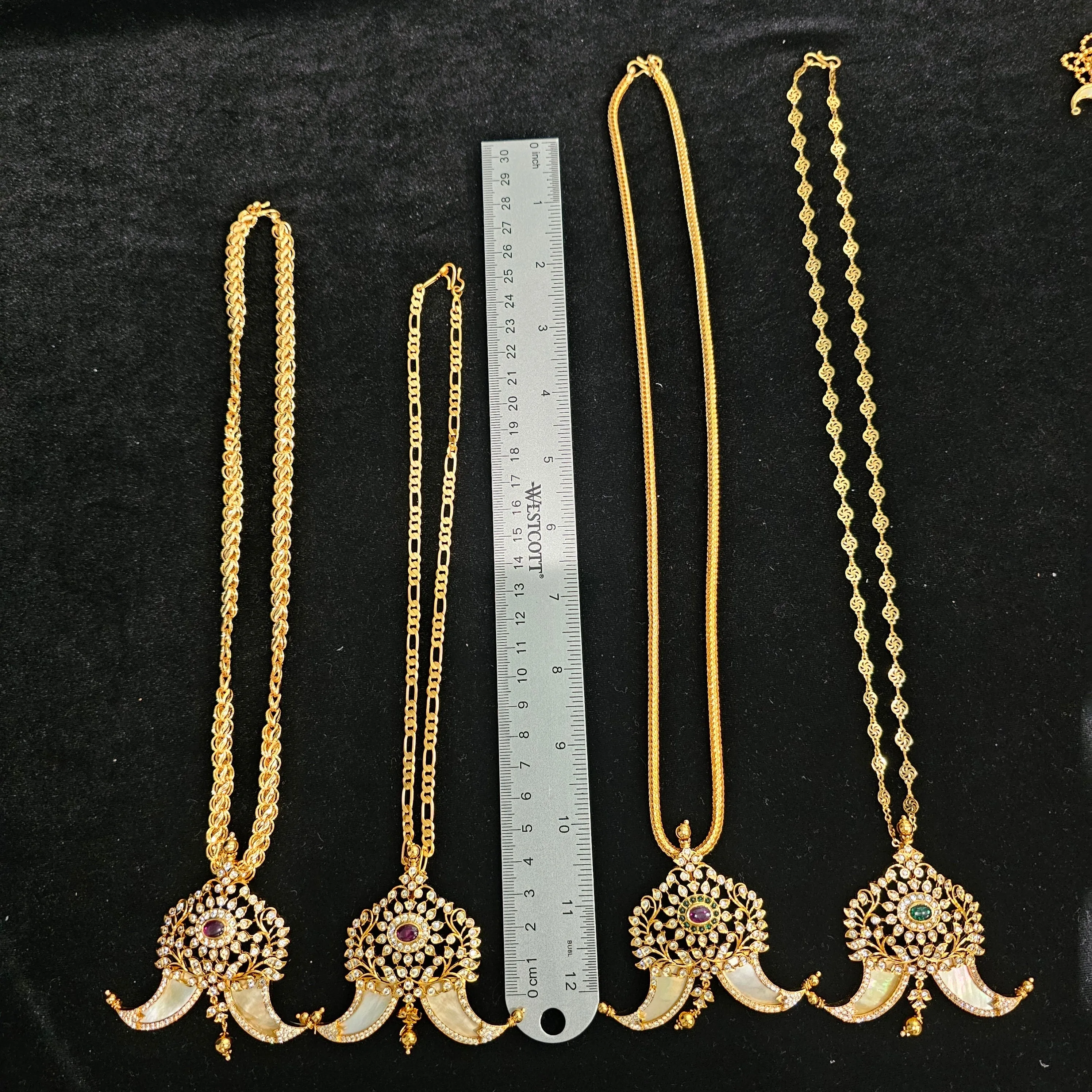 Puli goru pendant