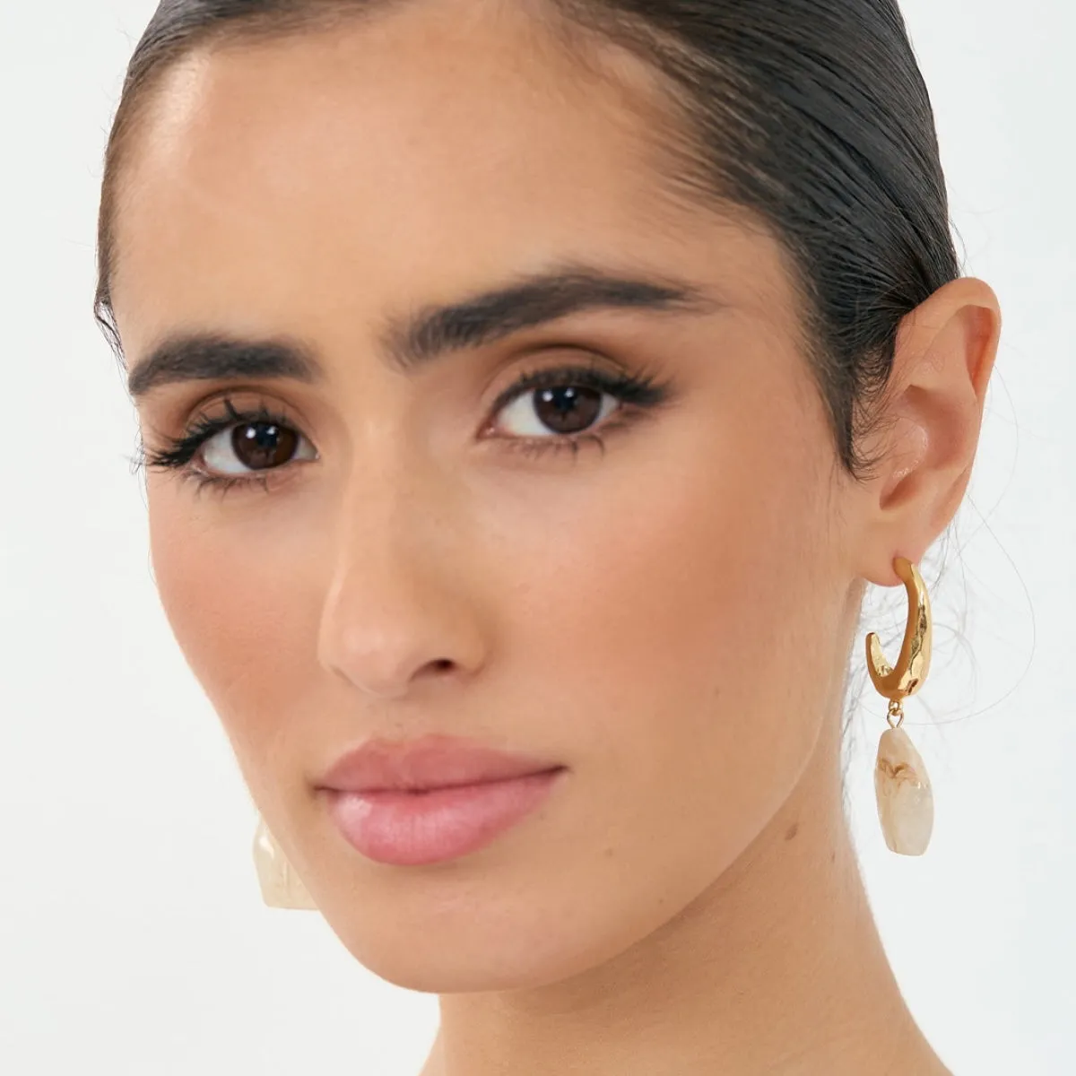 Resin Drop Textured Hoop Earrings (Cream/Gold)