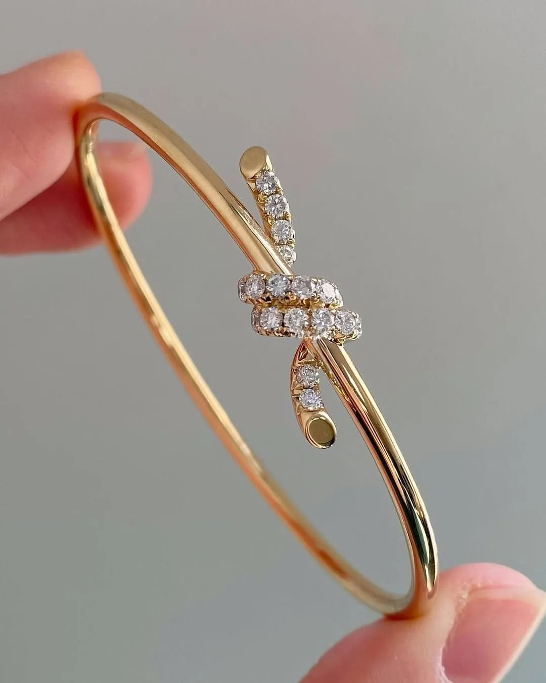 Round Cut Moissanite Classic friendship Bracelet for Women, Bangle, Gift for her