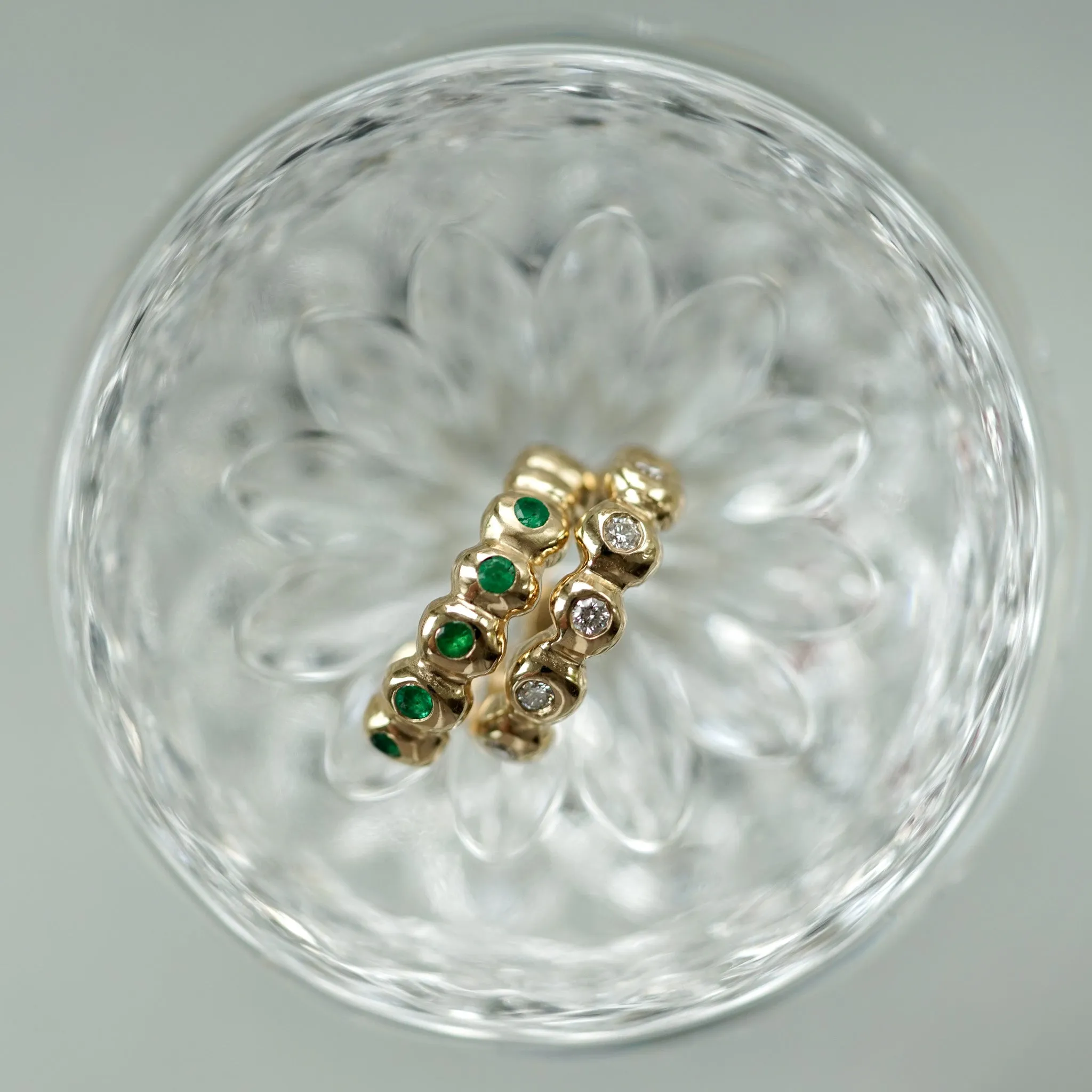 Scalloped white diamonds gold ear cuff