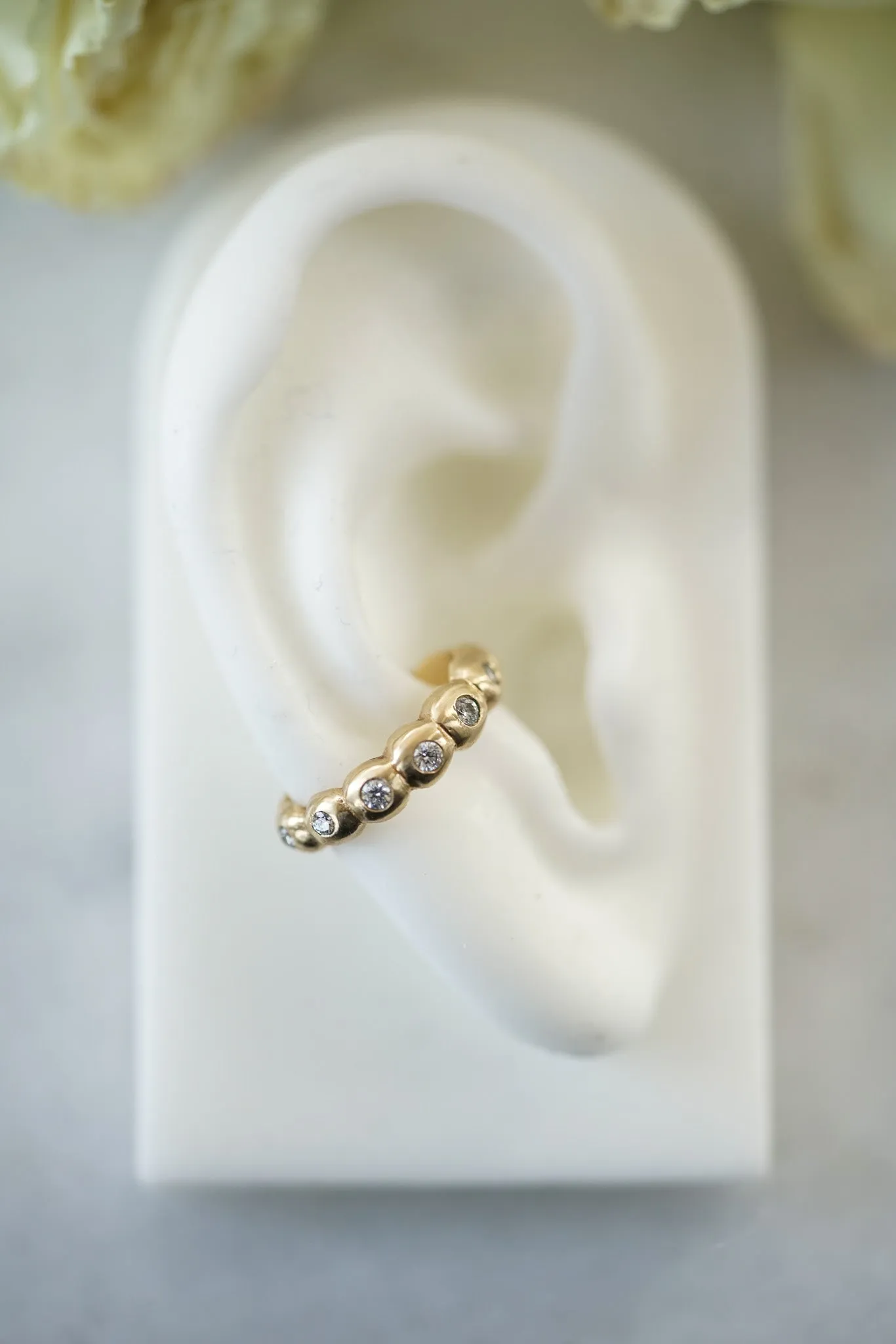 Scalloped white diamonds gold ear cuff