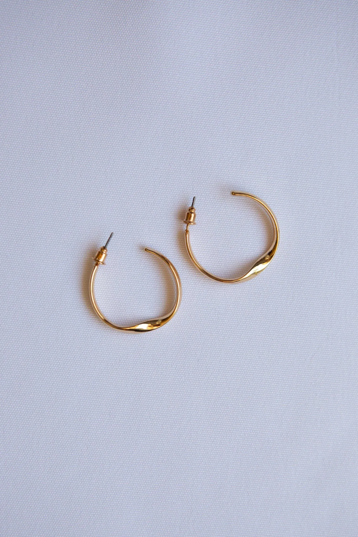 Simple Single Flat Twist Hoop Earrings