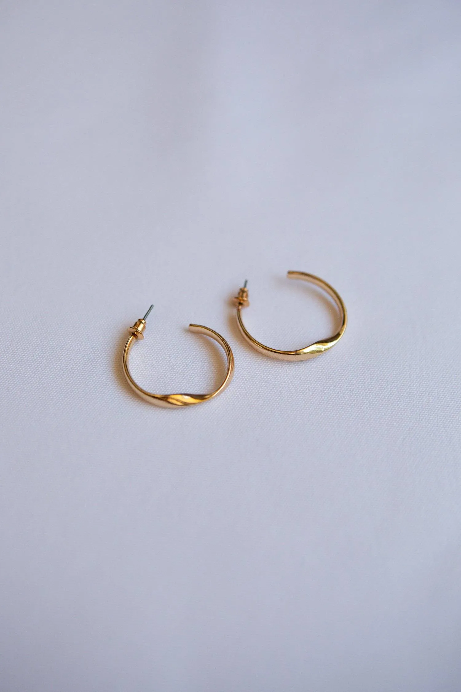 Simple Single Flat Twist Hoop Earrings