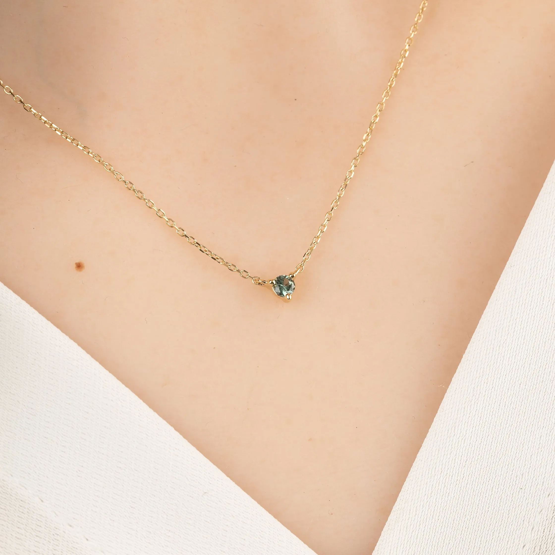 Three Prong Necklace Setting (Round 3-4mm)