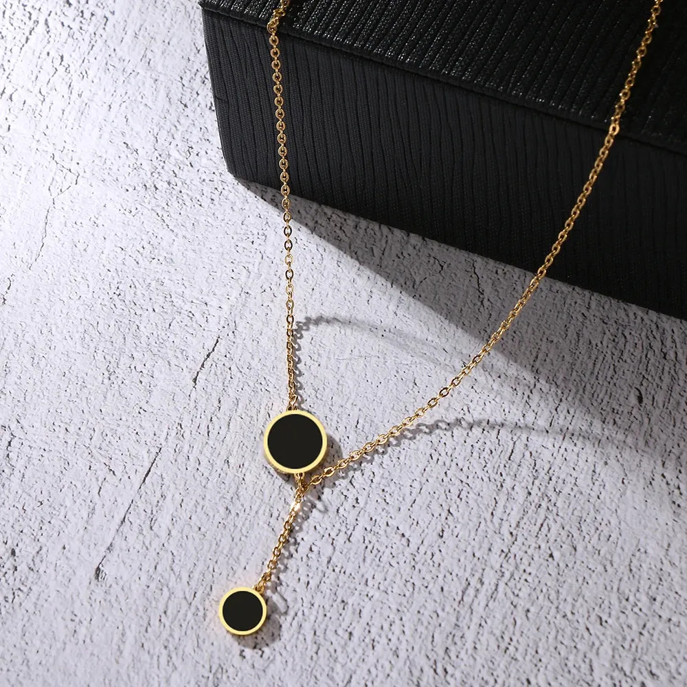Vintage Black Round Pendant Necklace