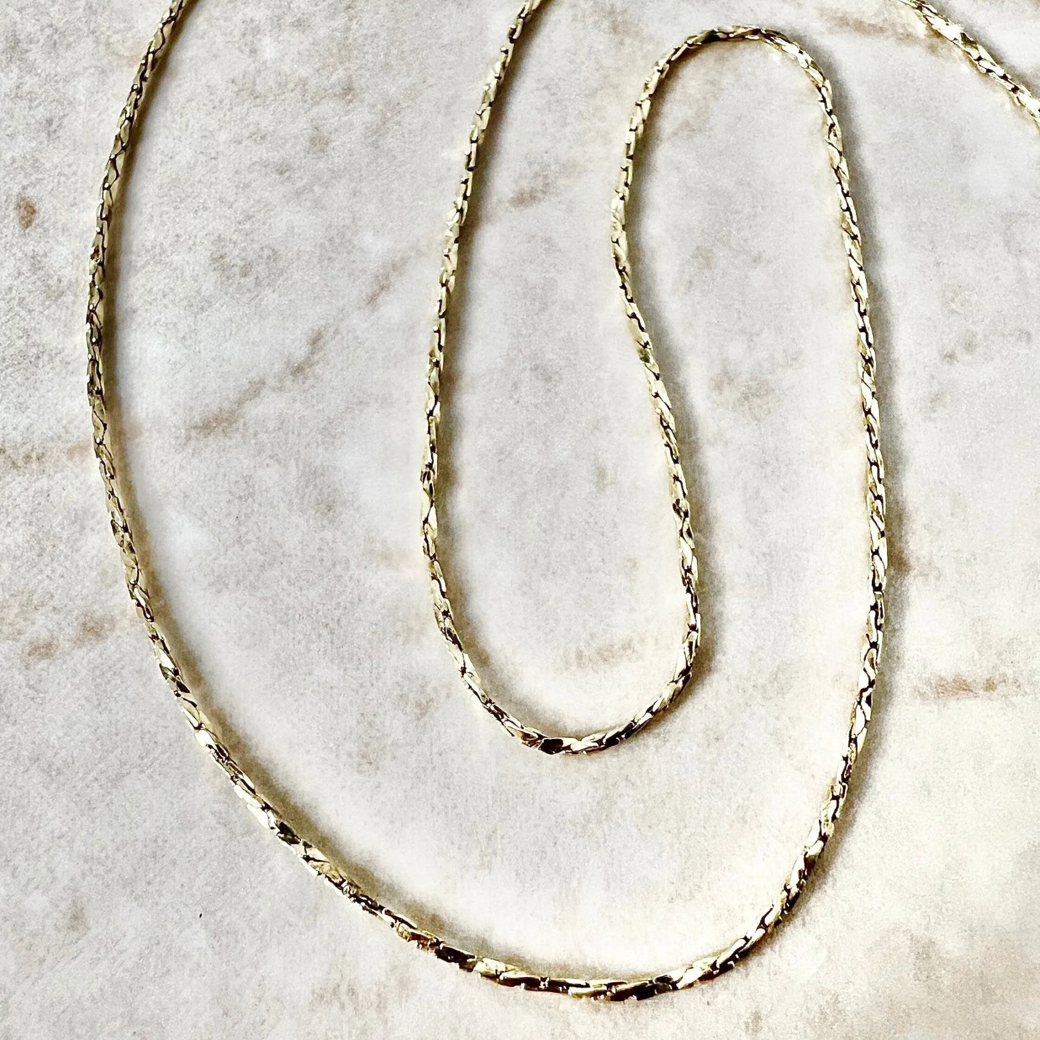 Vintage Italian 18 Karat Yellow Gold 16.25 Inches Chain Necklace By UnoAErre